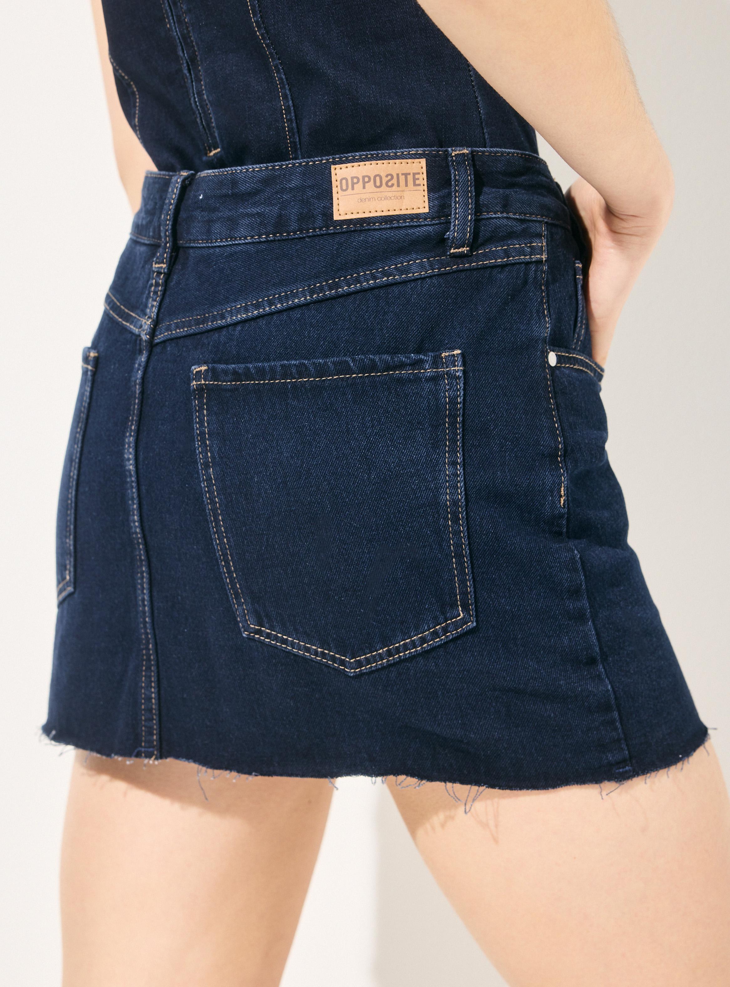 Falda Denim Mini Tiro Alto con Botón y Borde Deshilachado-3