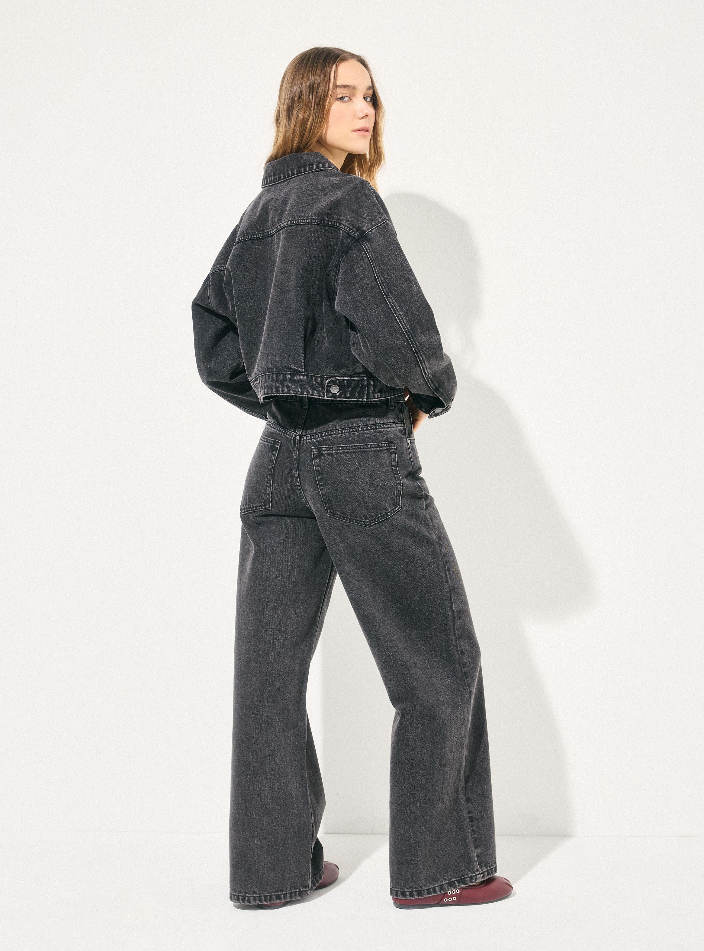 Chaqueta Denim Cropped con Botones Frontales-4