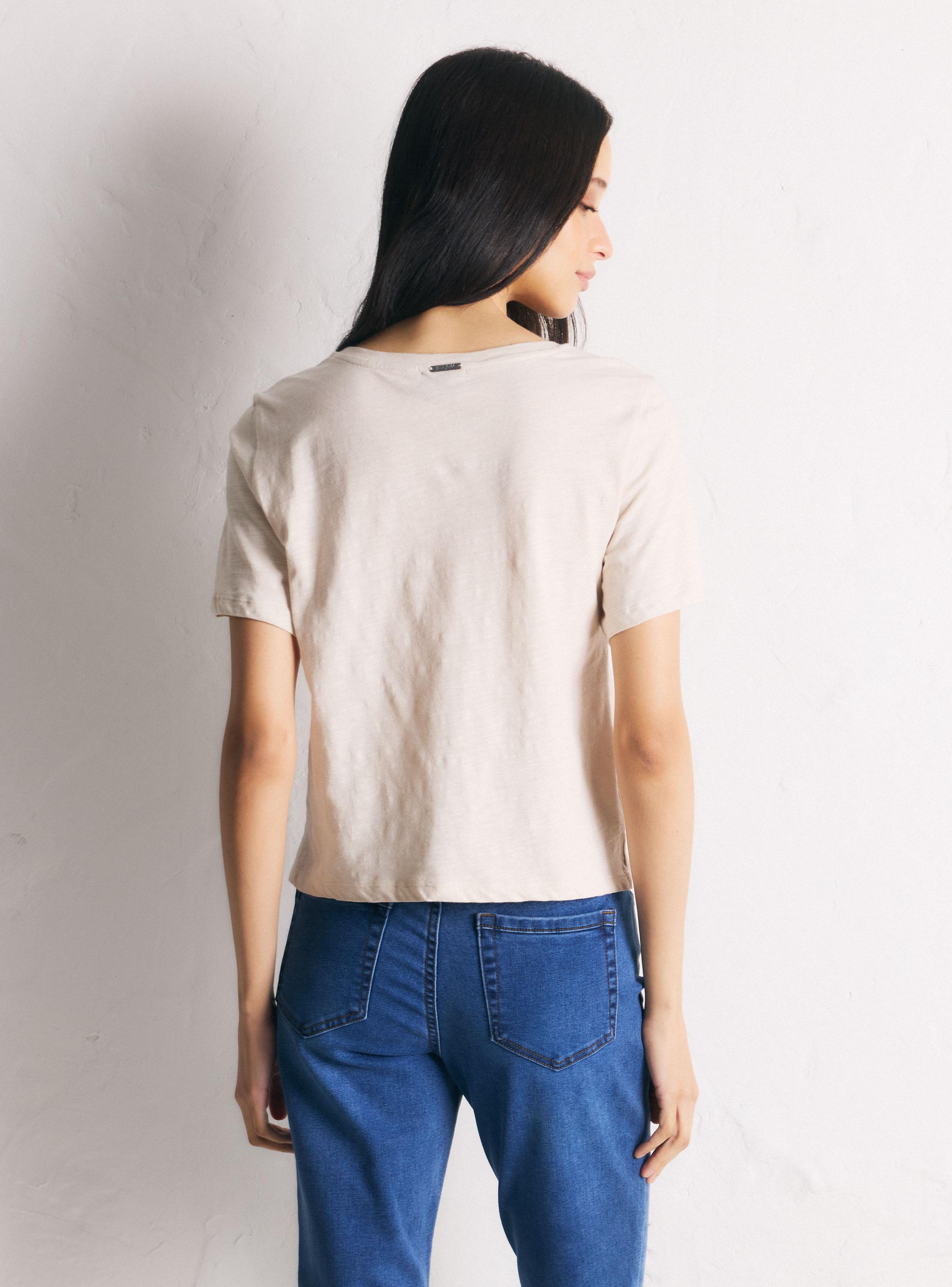 Polera Manga Corta Cuello Redondo Bordado Floral-1