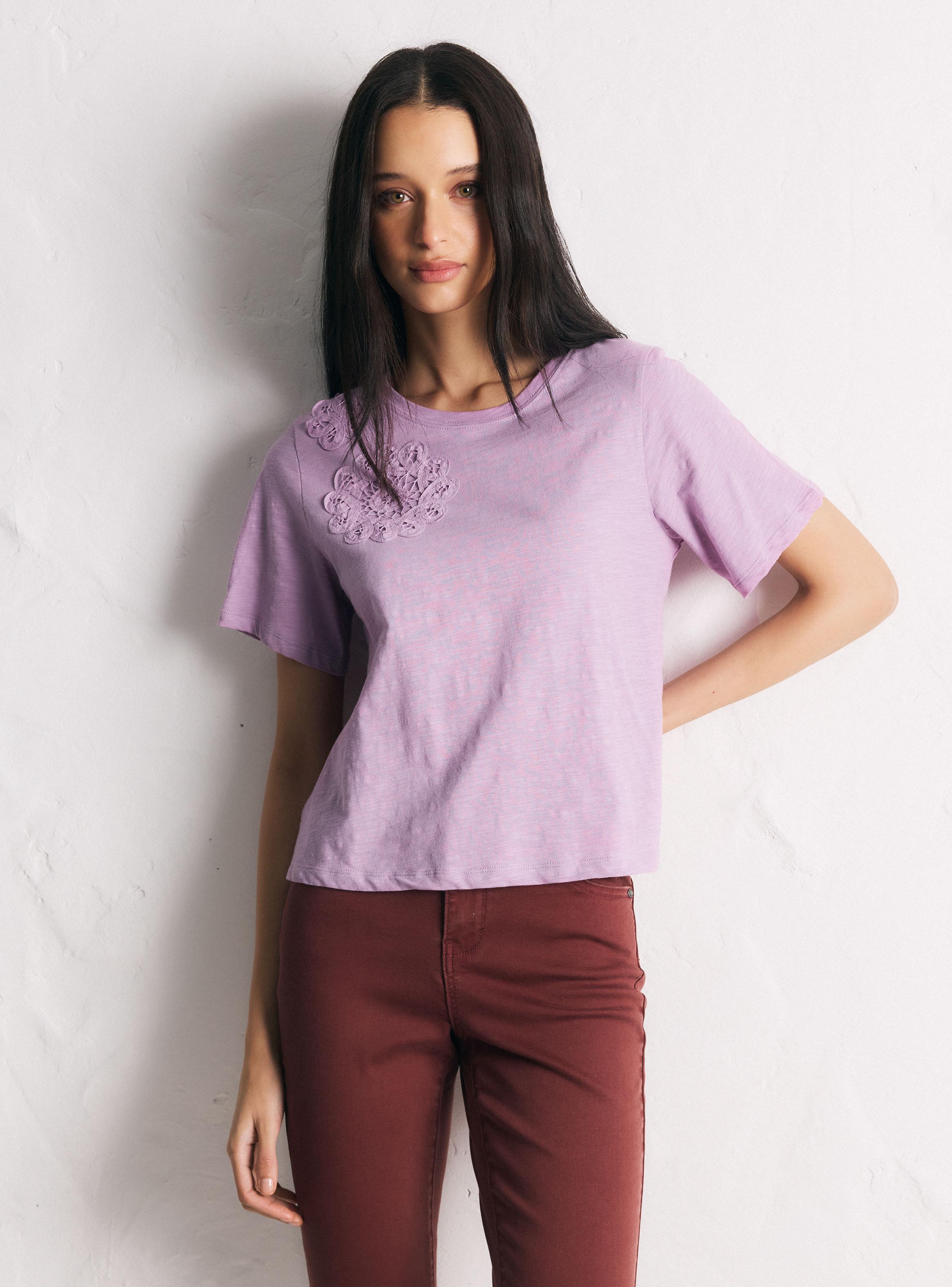 Polera Manga Corta Cuello Redondo Bordado Floral-0
