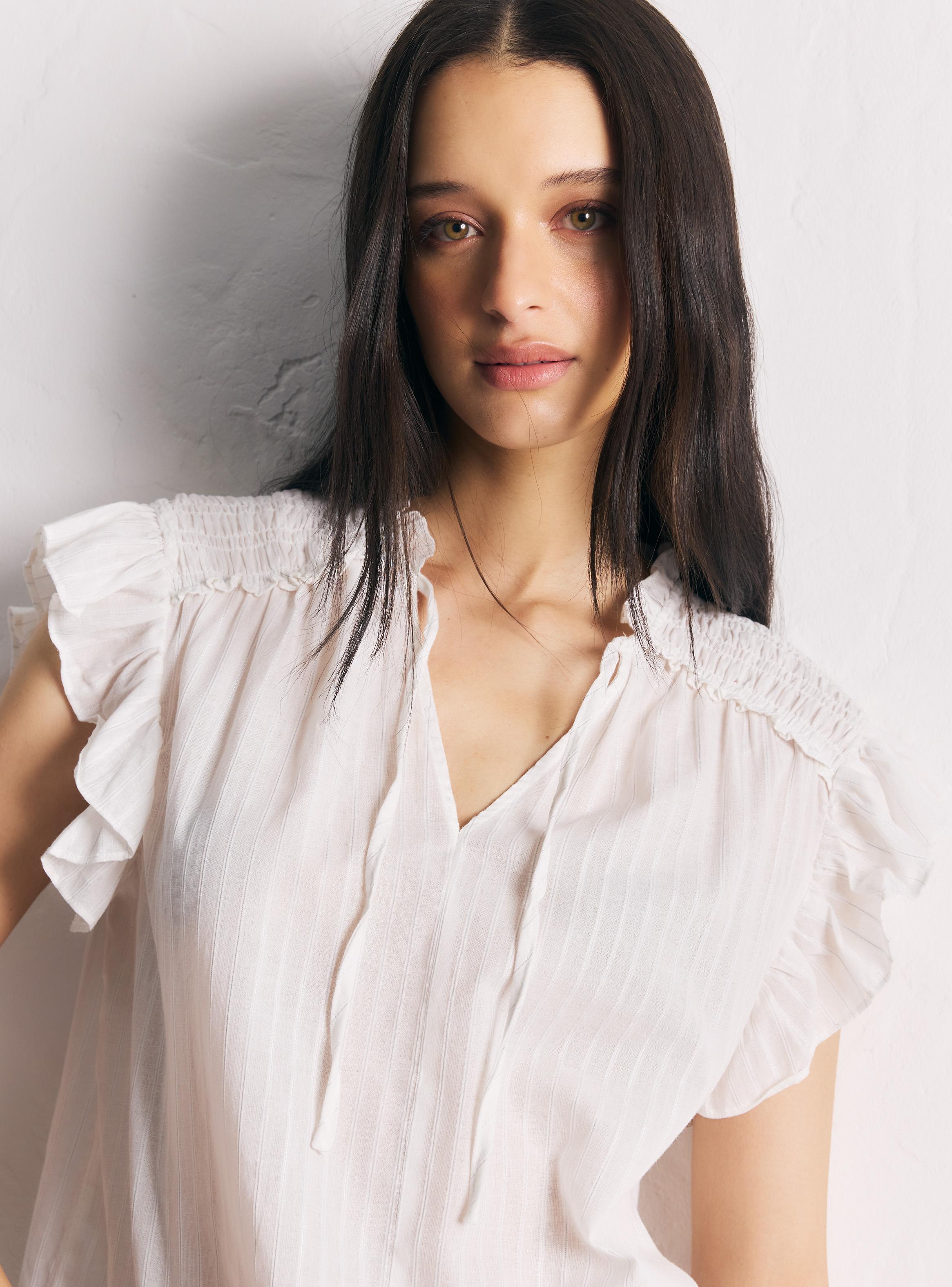Blusa Cuello V Fruncido con Volantes con Amarras-2