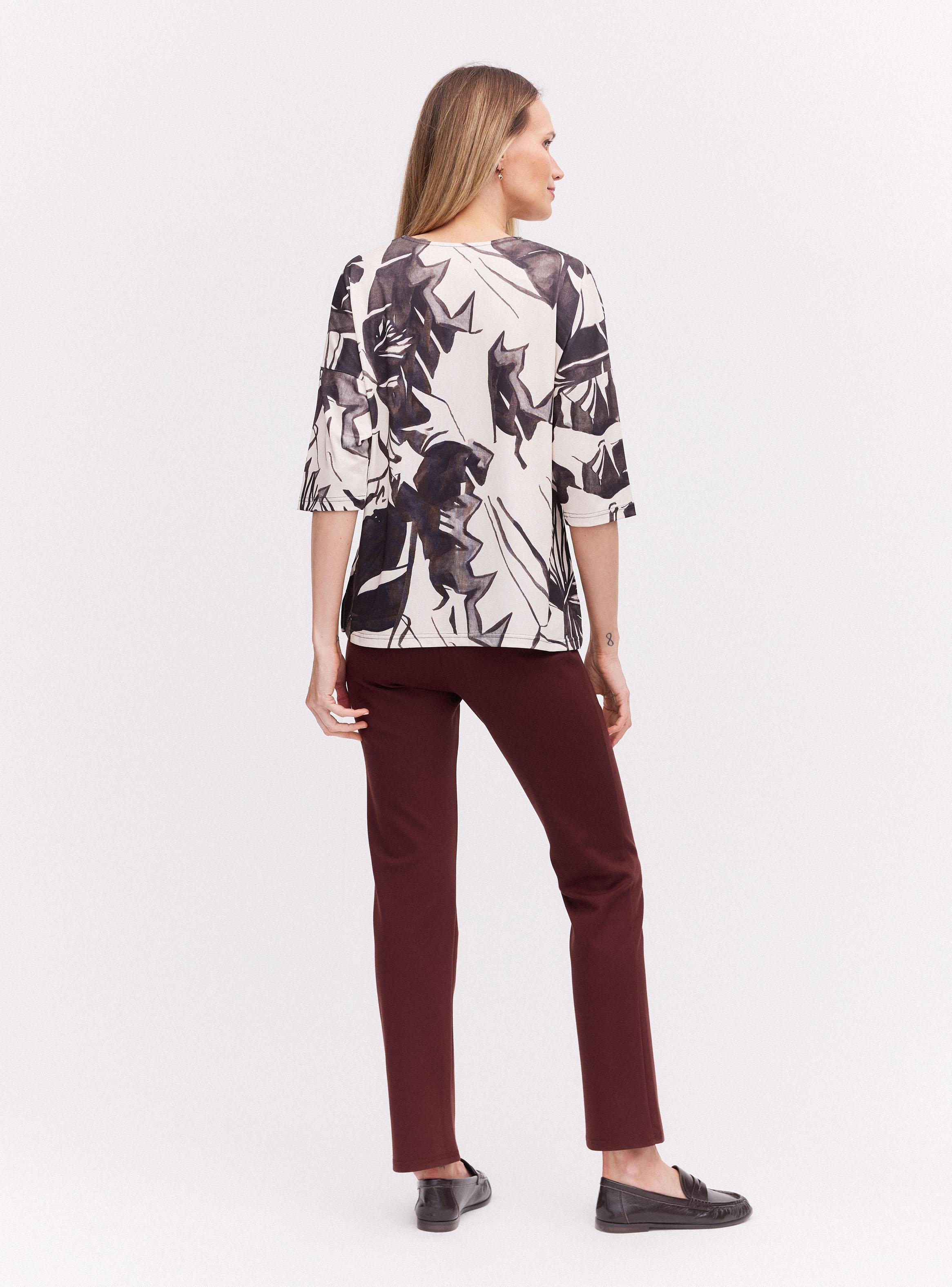 Polera Estampada con Aplicación en Escote-5