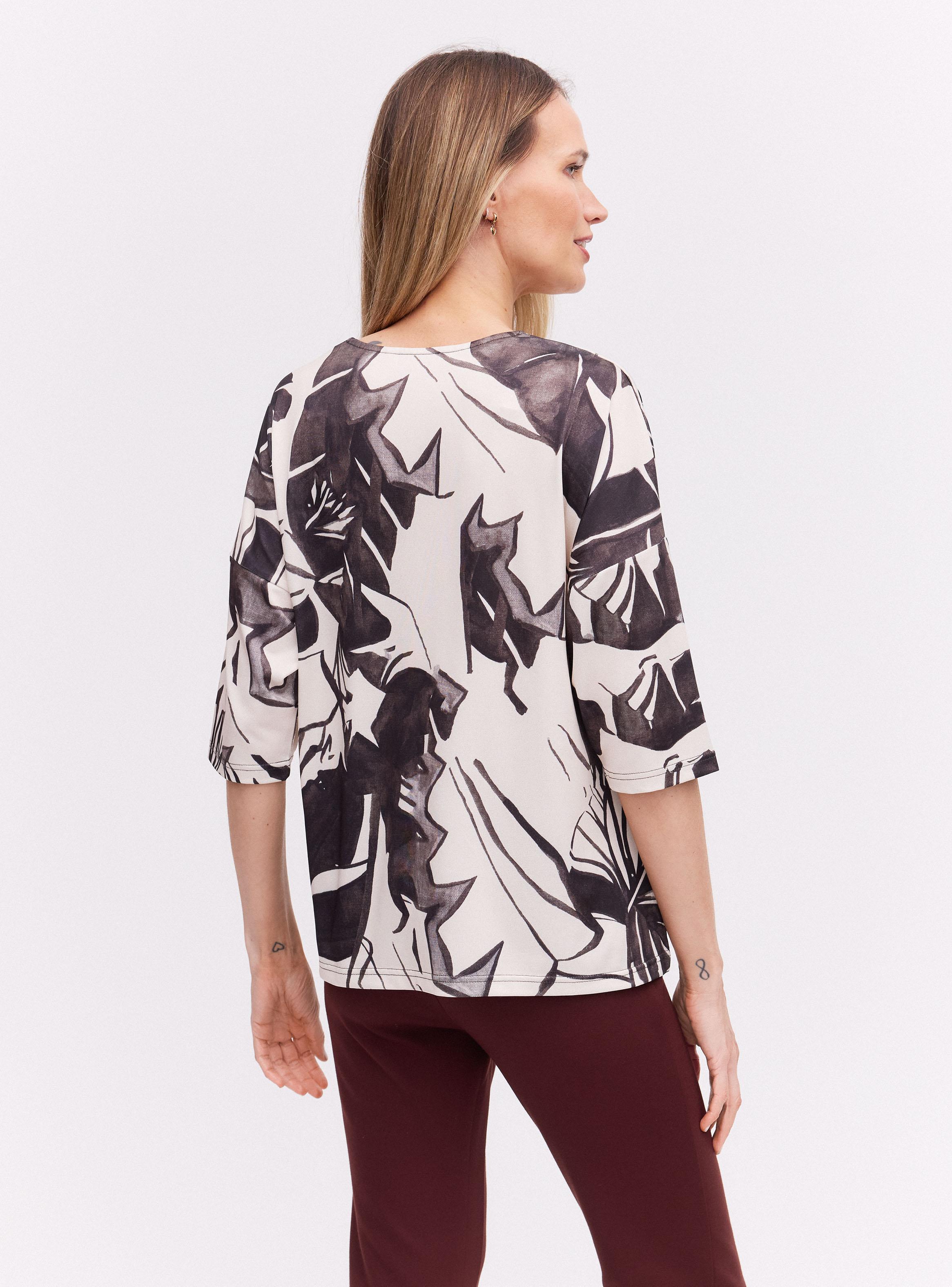 Polera Estampada con Aplicación en Escote-1