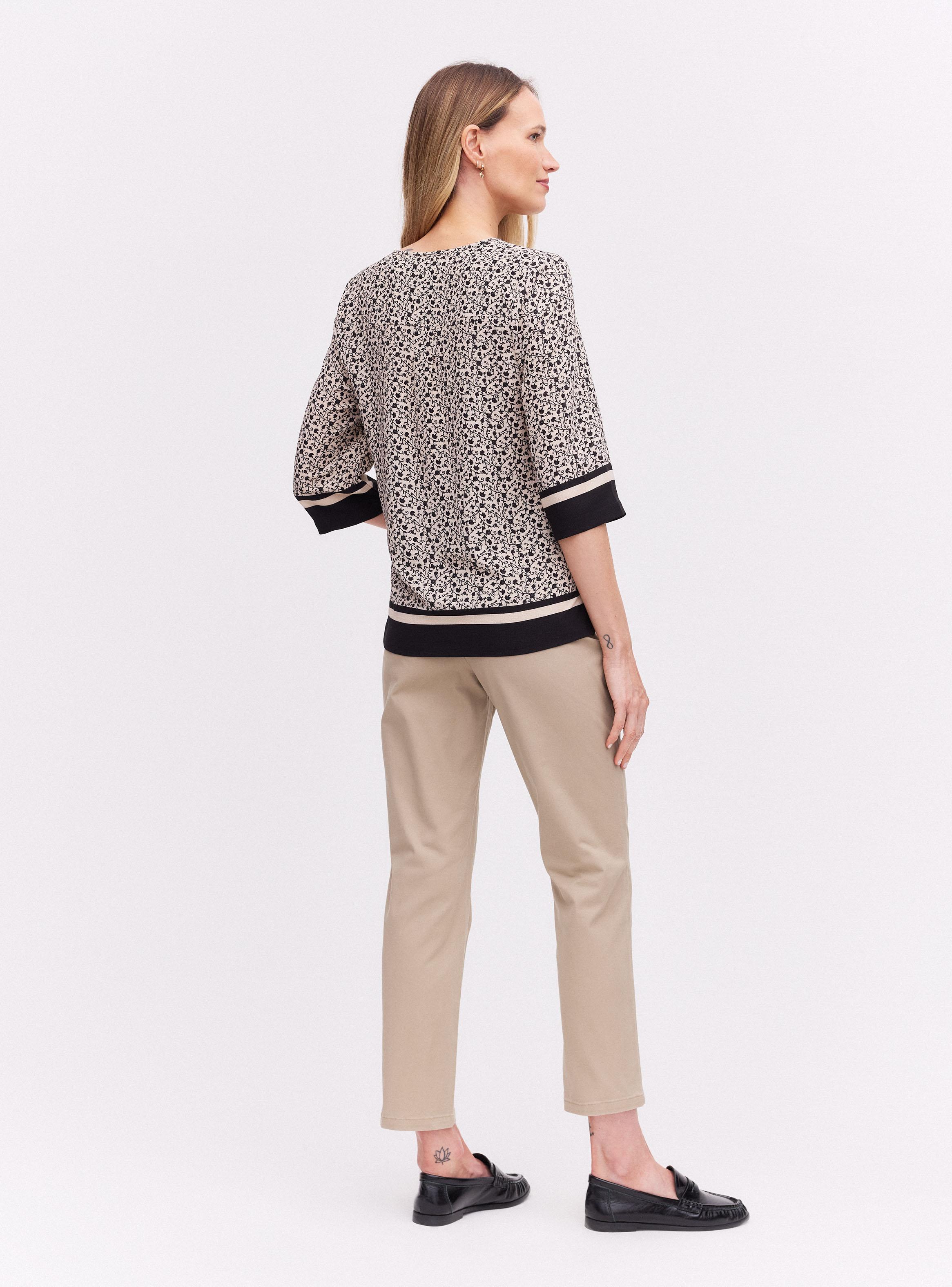 Blusa Estampada con Botones Metálicos-5