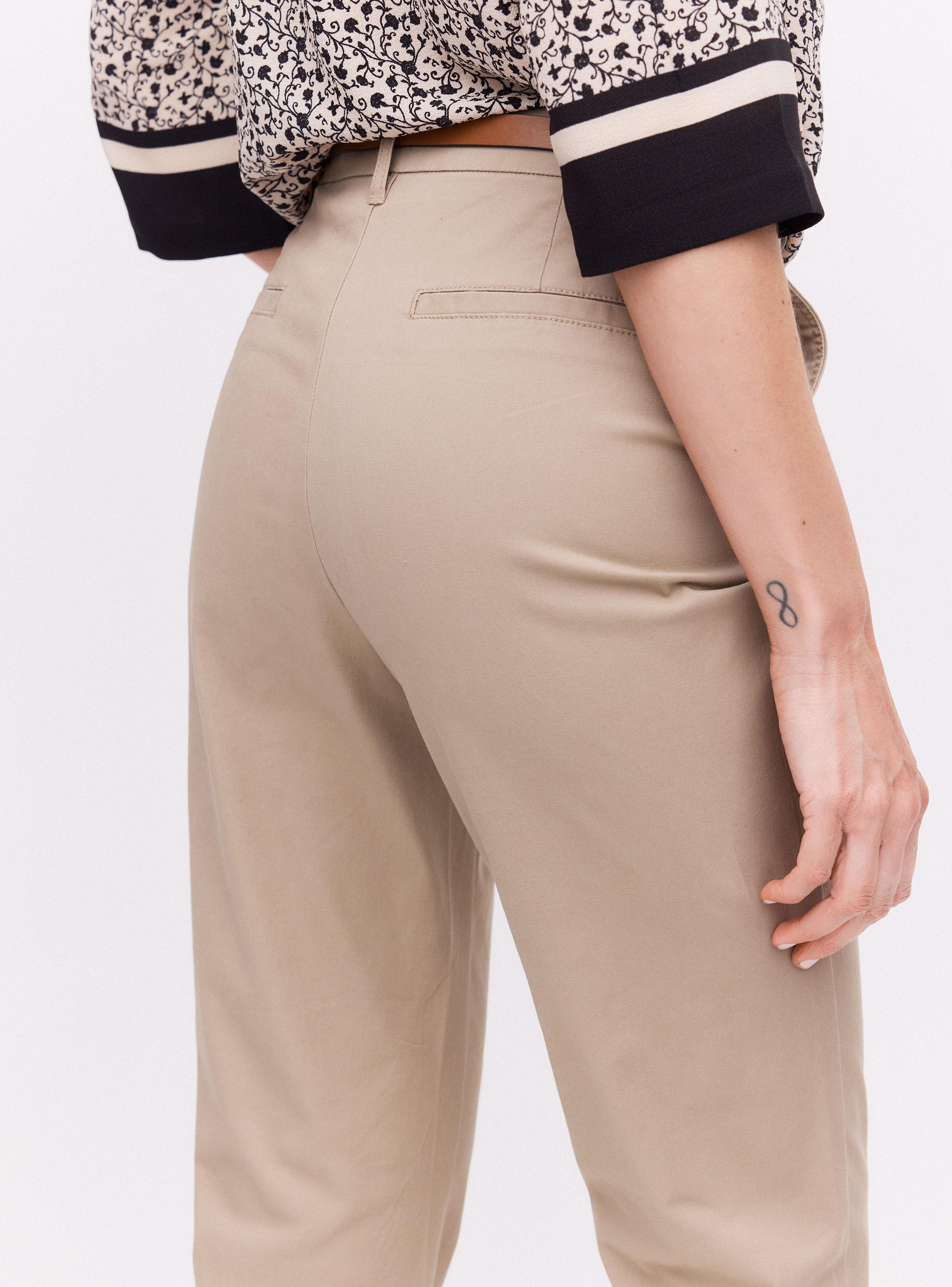 Pantalón Chino Recto Tiro Medio con Cinturón-3