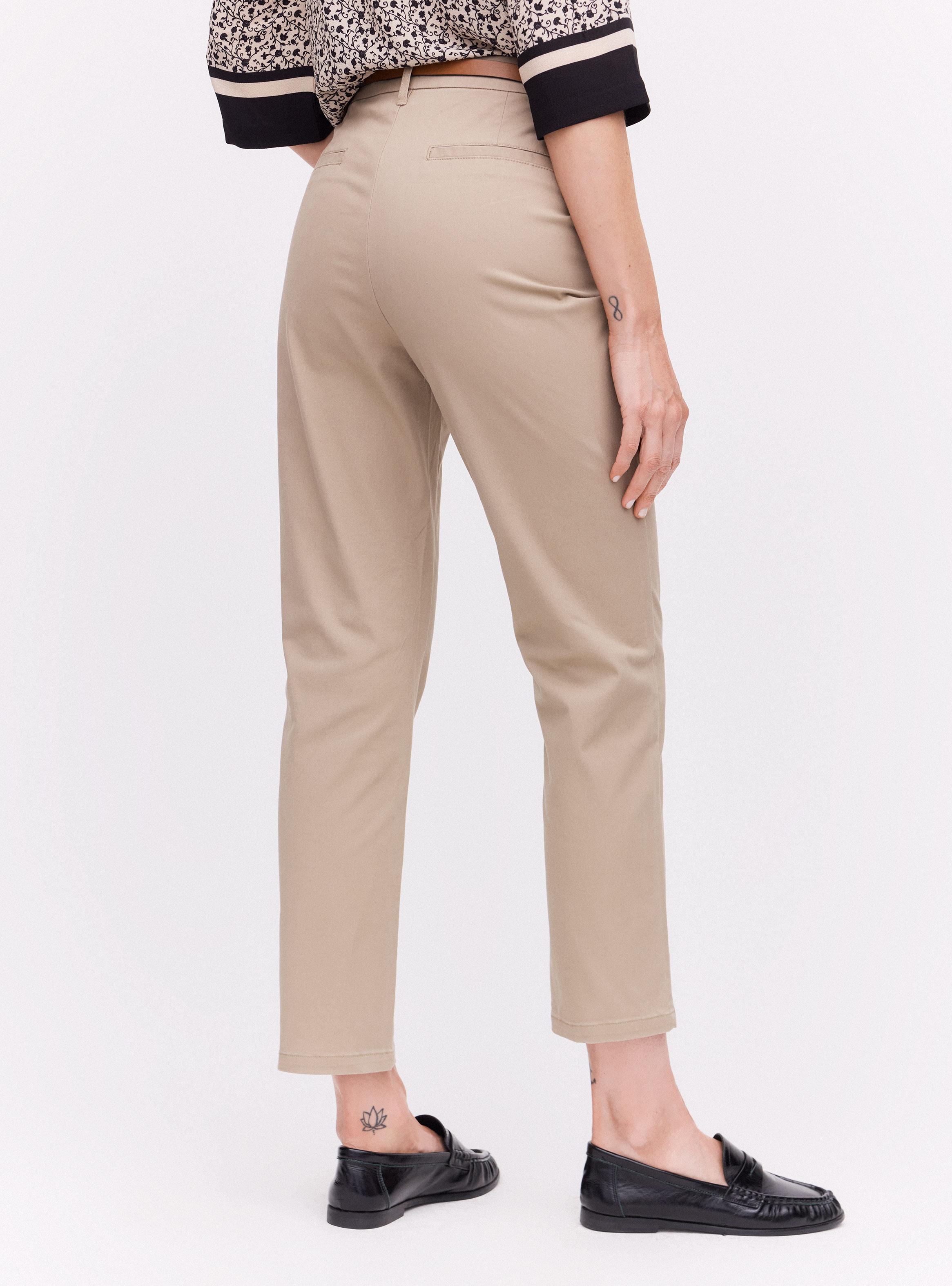 Pantalón Chino Recto Tiro Medio con Cinturón-1