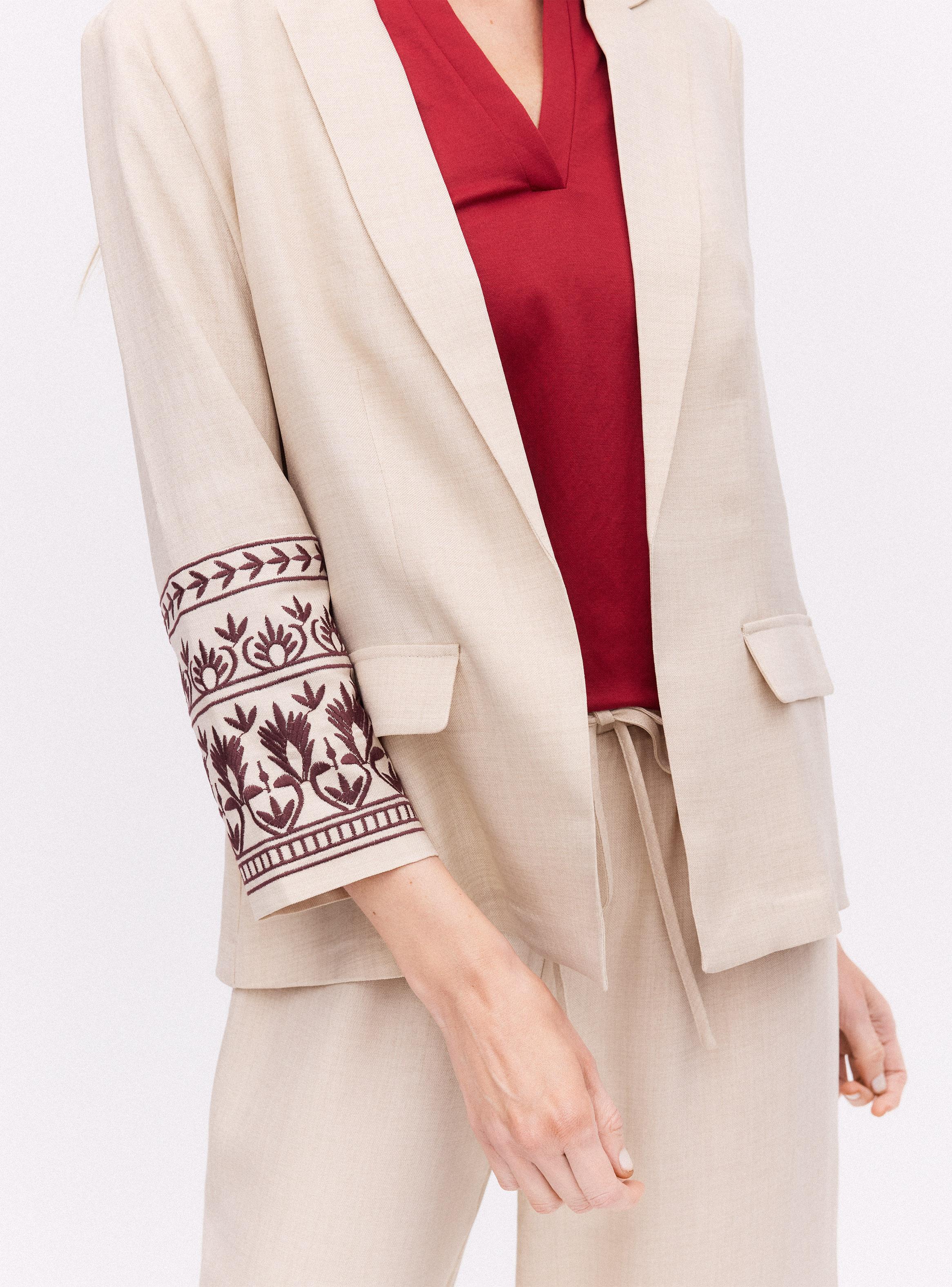 Blazer Abierto con Bordado en Puños-2