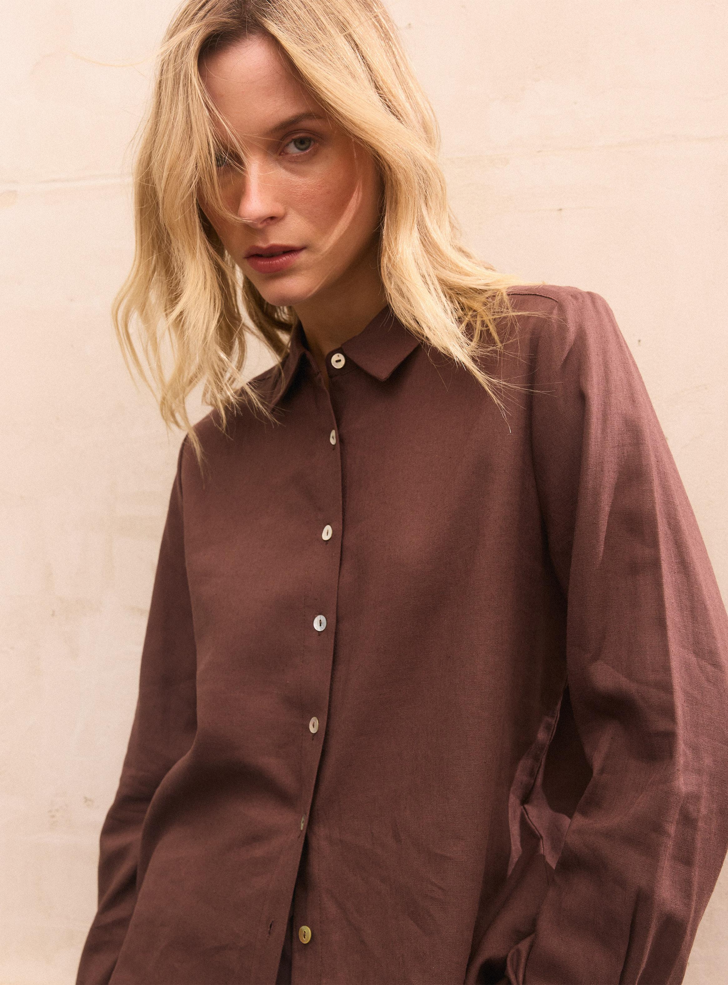 Blusa Camisa Manga Larga Cuello Clásico y Abotonada-3