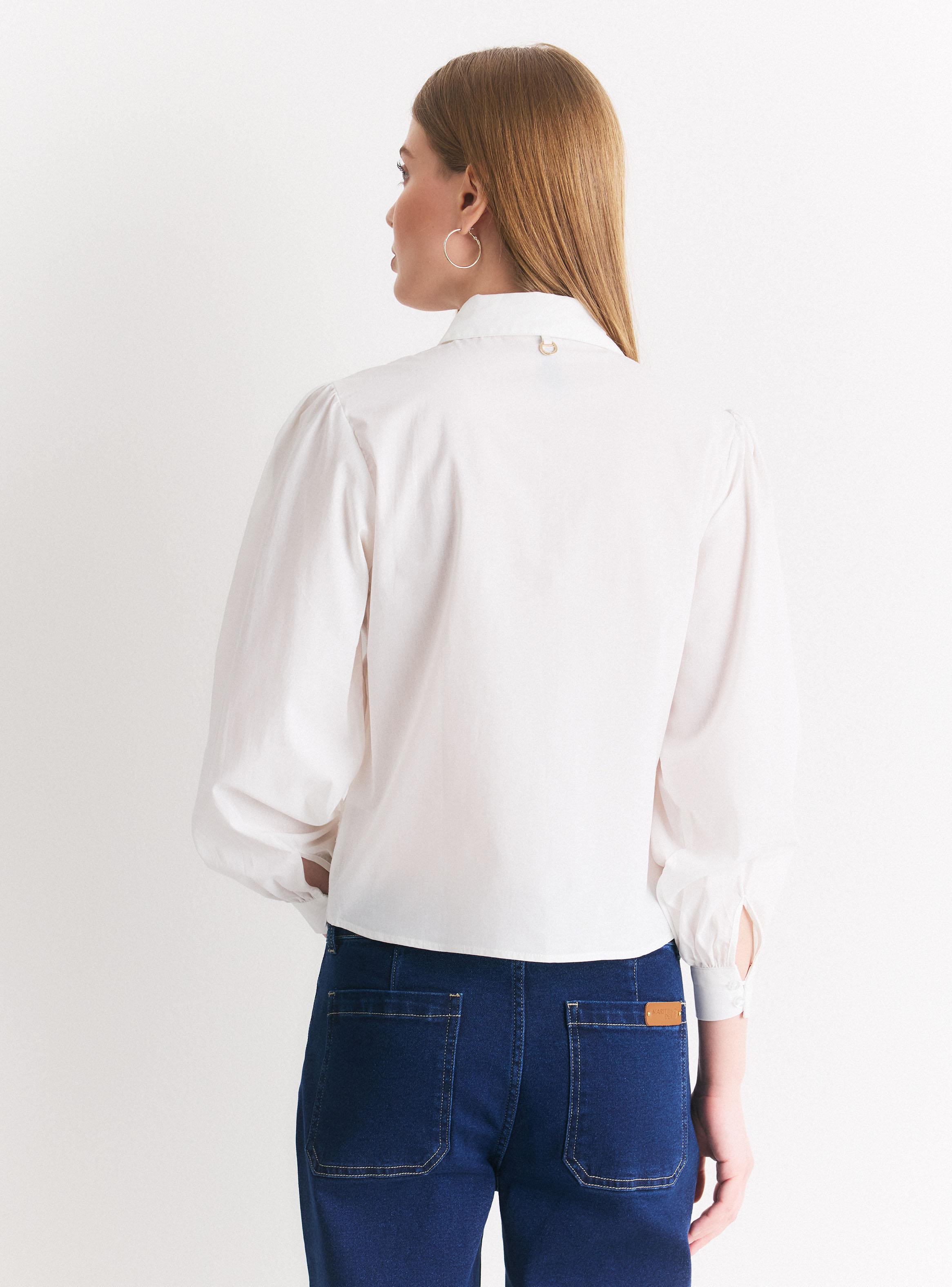 Blusa Cuello Camisero con Bordado y Terminación Curva-1