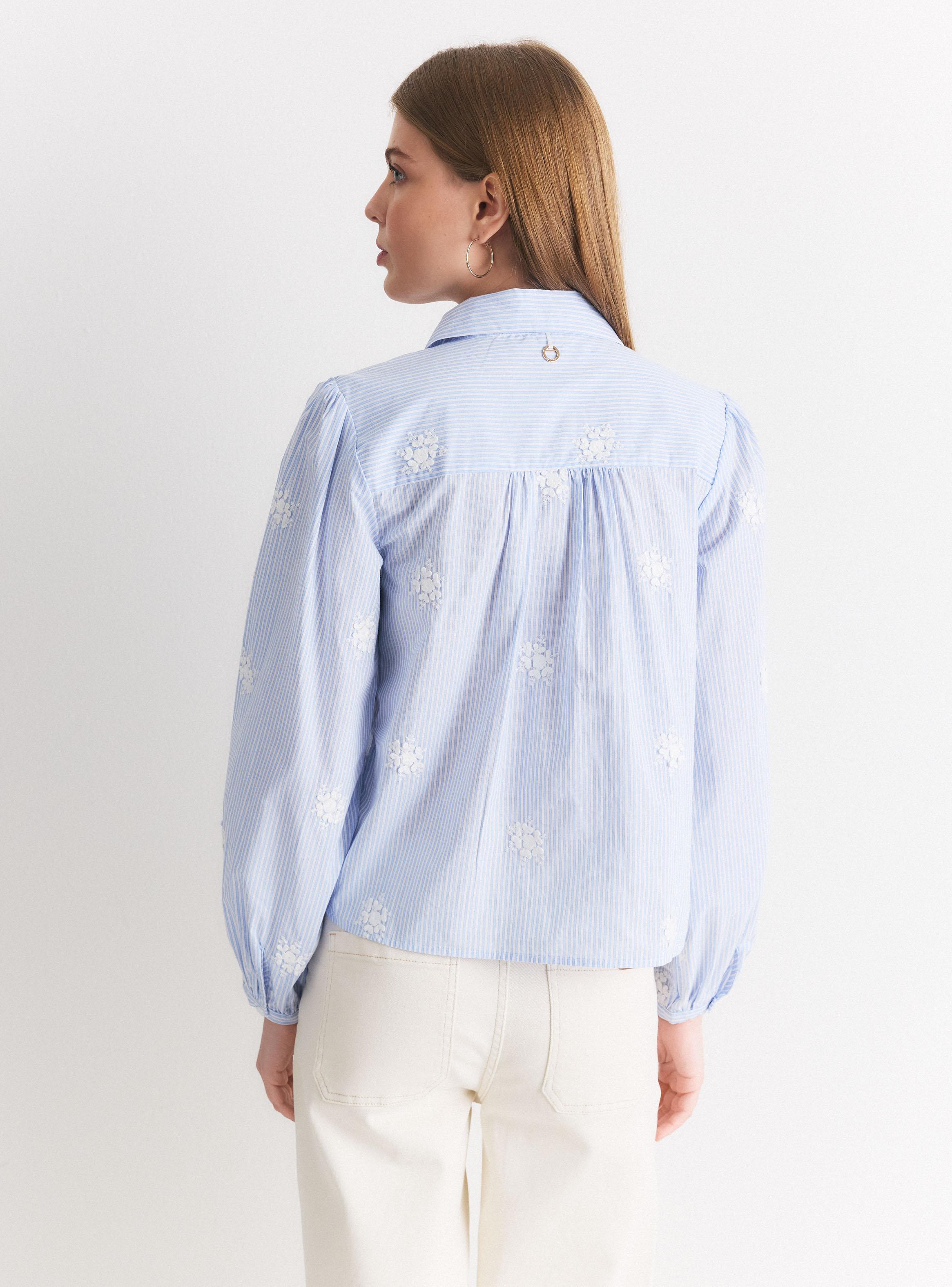 Blusa Rayas Verticales Bordados Florales 3D-1