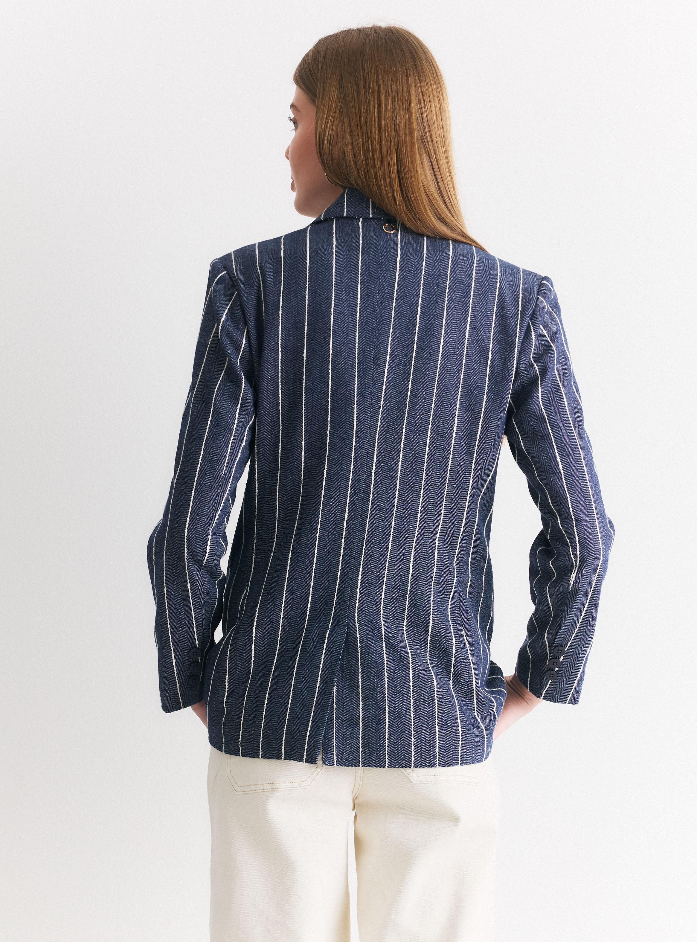 Blazer Regular Fit Rayas Blancas con Textura y Botón Cruzado-1