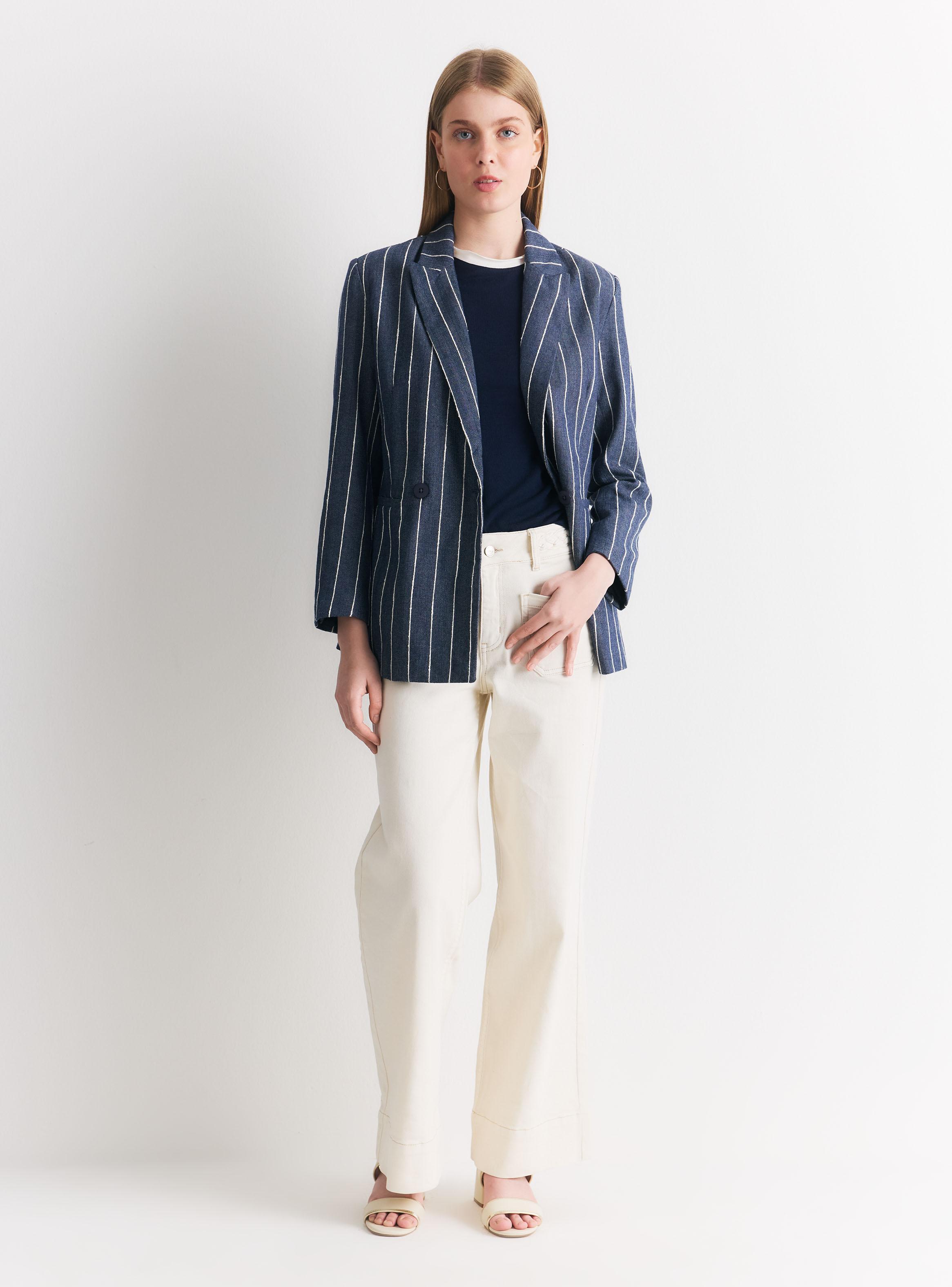 Blazer Regular Fit Rayas Blancas con Textura y Botón Cruzado-4