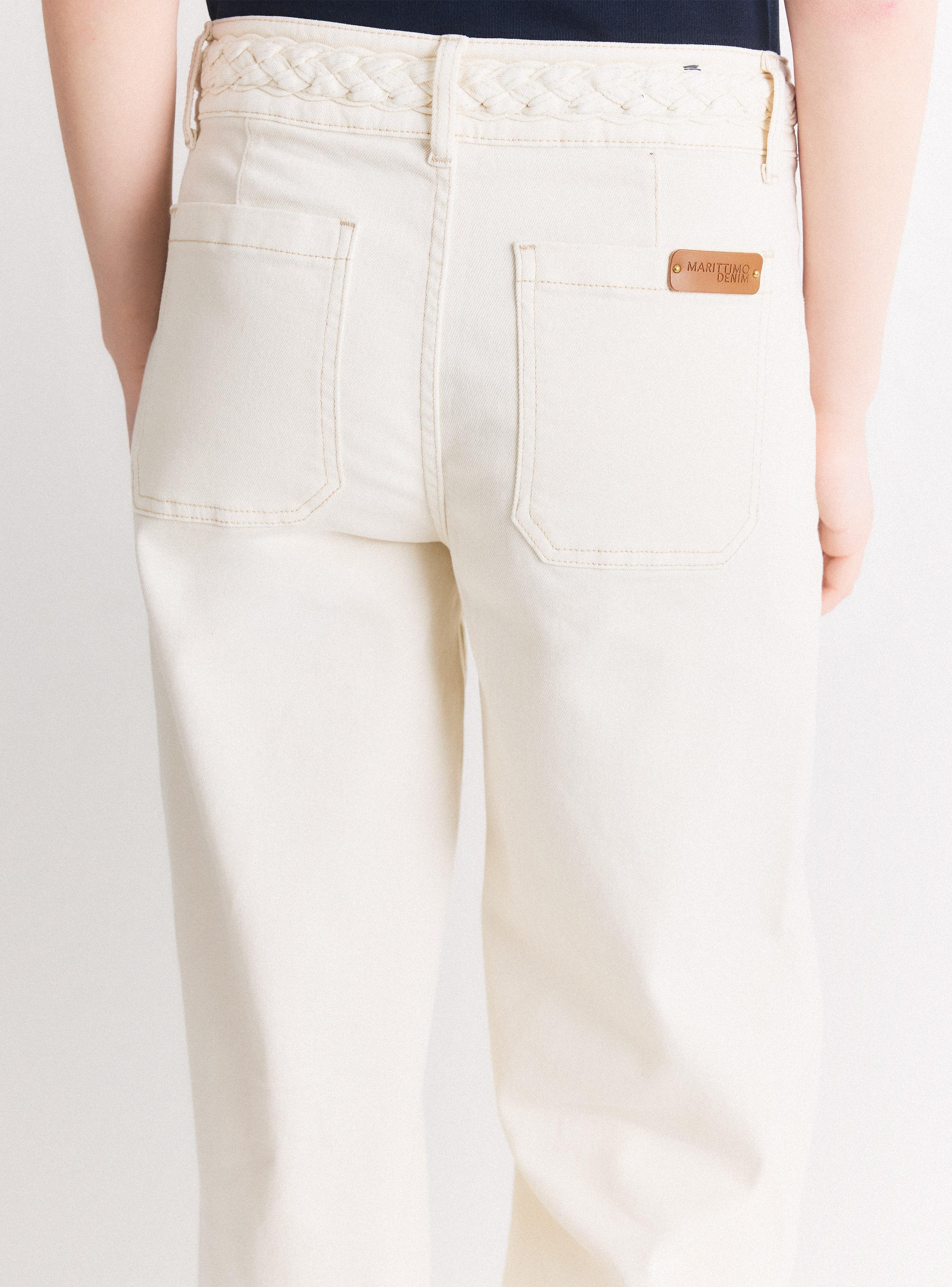 Jeans Flare Fit Alto con Costuras Contrastantes-3