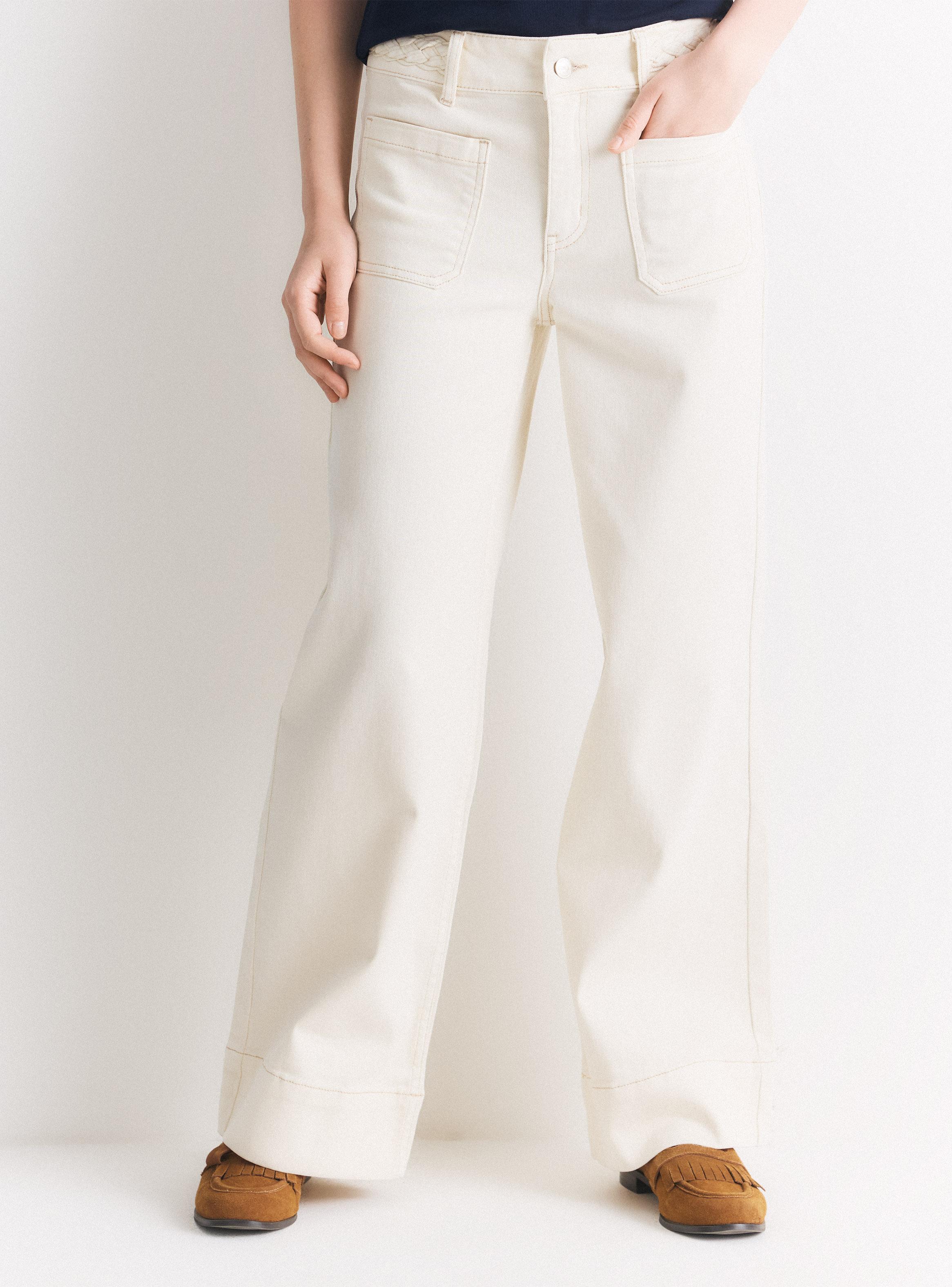 Jeans Flare Fit Alto con Costuras Contrastantes-0