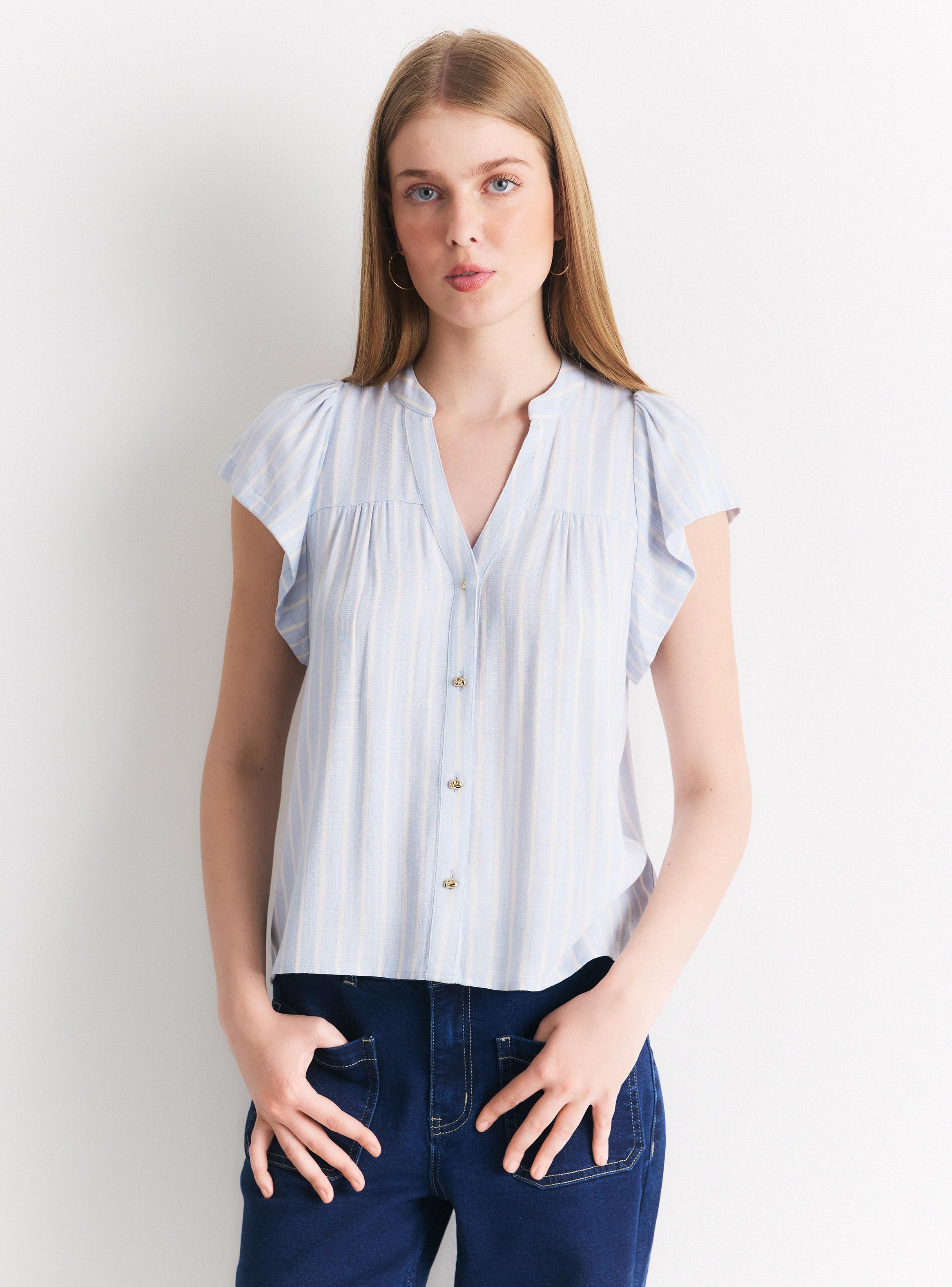 Blusa Rayas Verticales Cuello V con Botón y Volantes-0