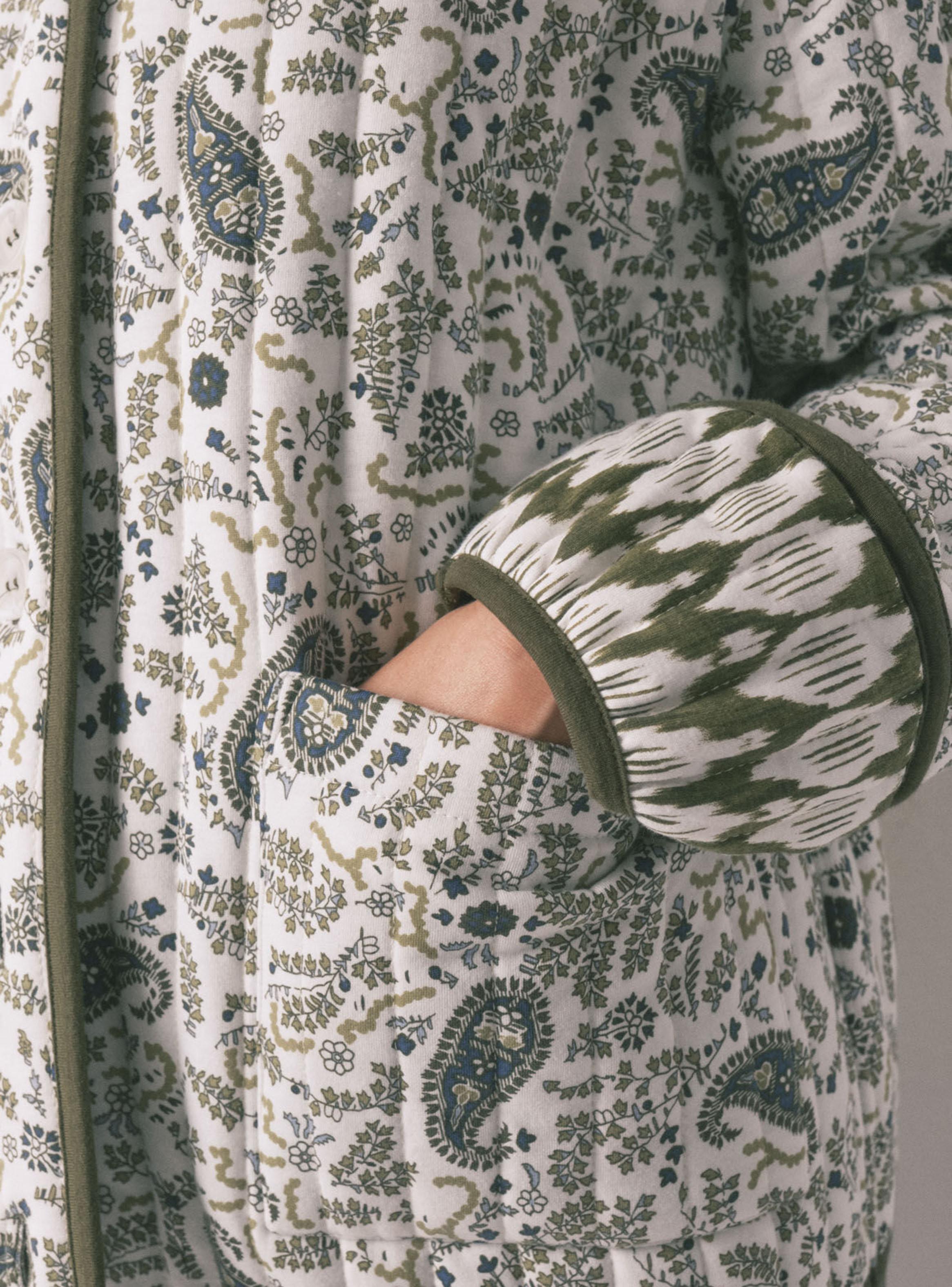 Chaqueta Acolchada Estampado Paisley-4