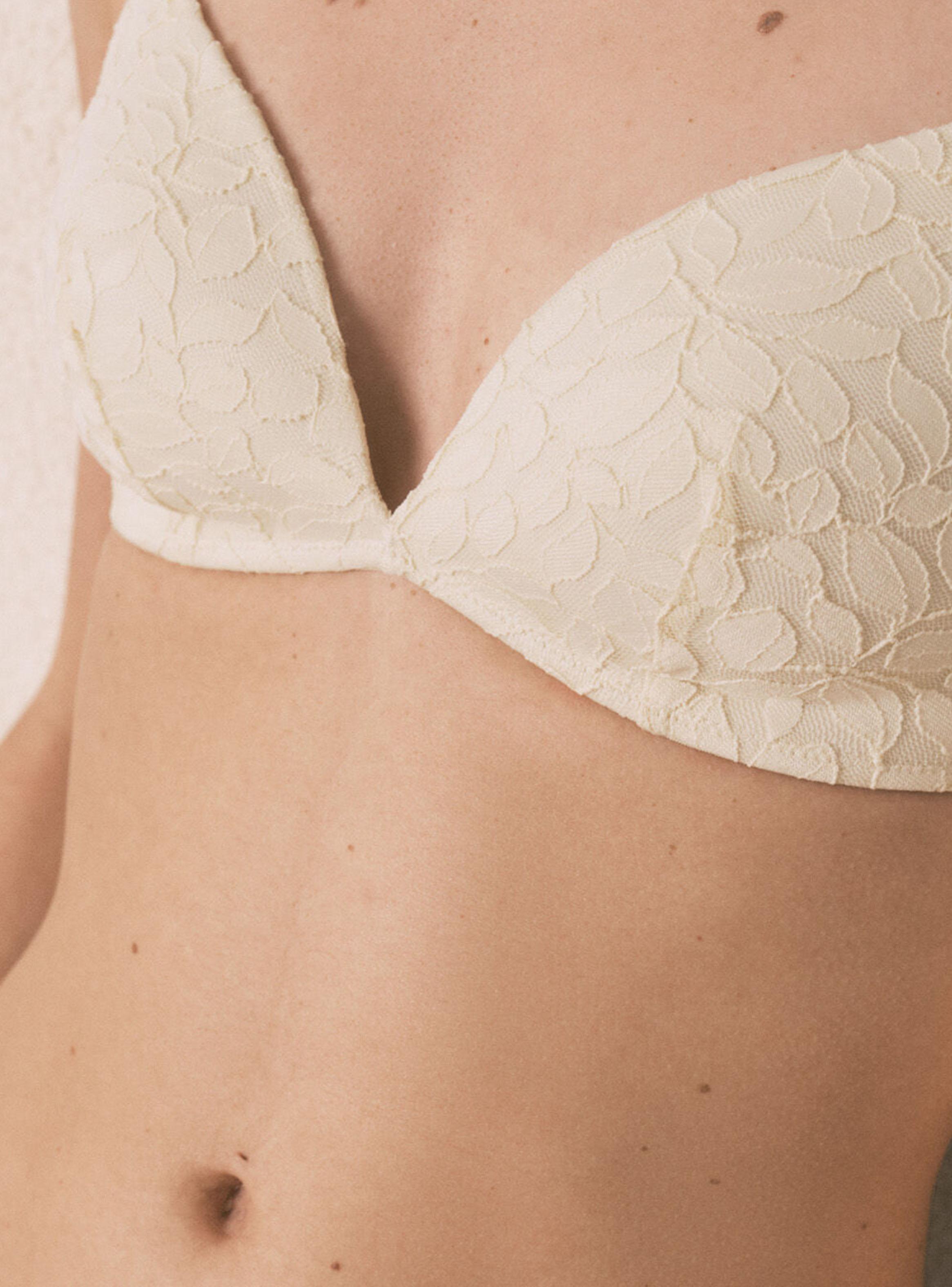 Sostén Triangular Charming Relleno Encaje Beige-4