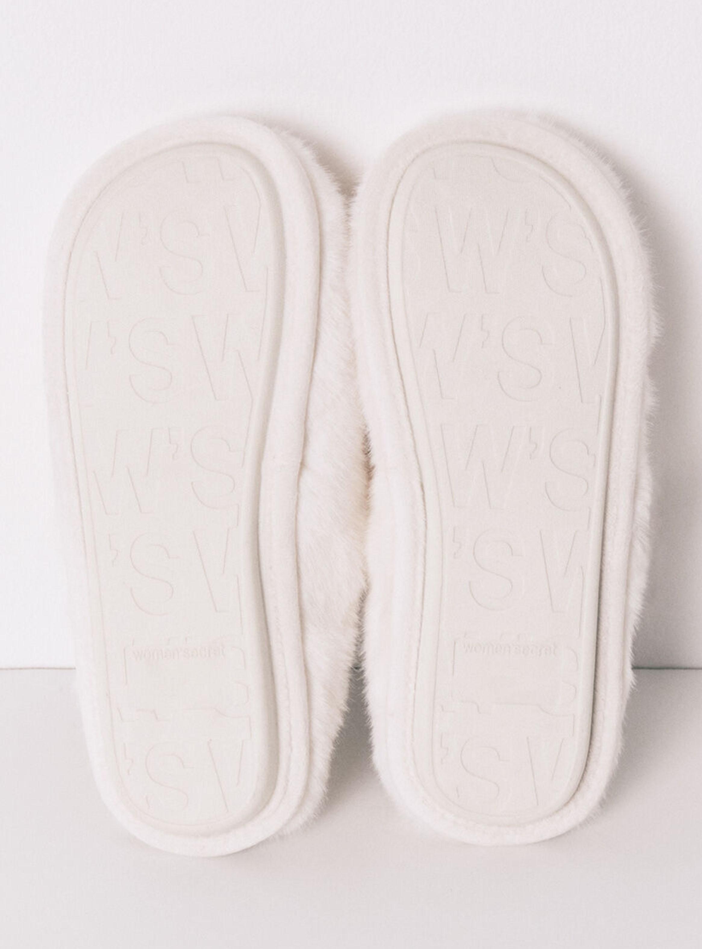 Pantuflas Casa Mercedita Pelo Blancas-3