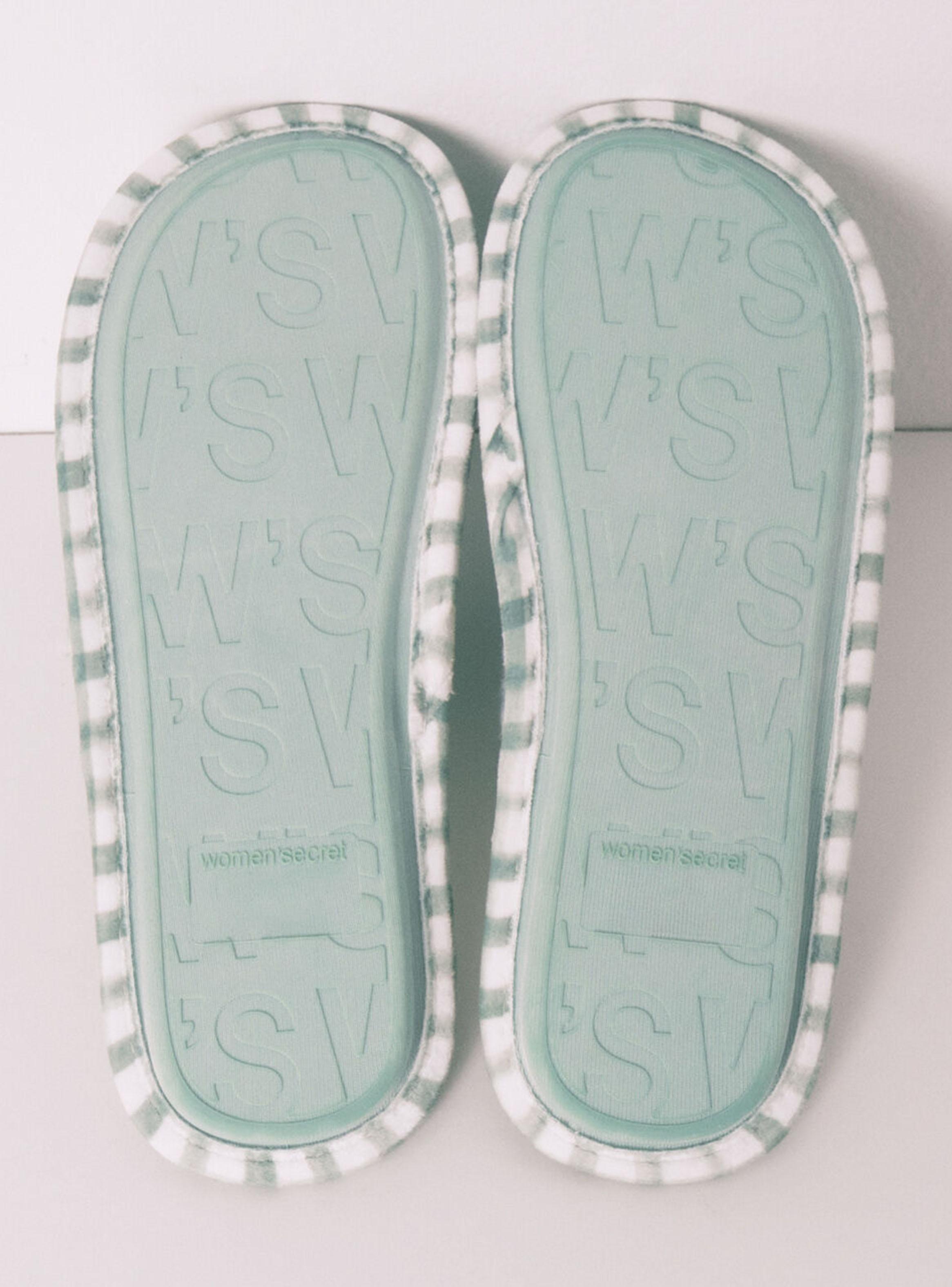 Pantuflas a Cuadros de Corderito Verdes-3