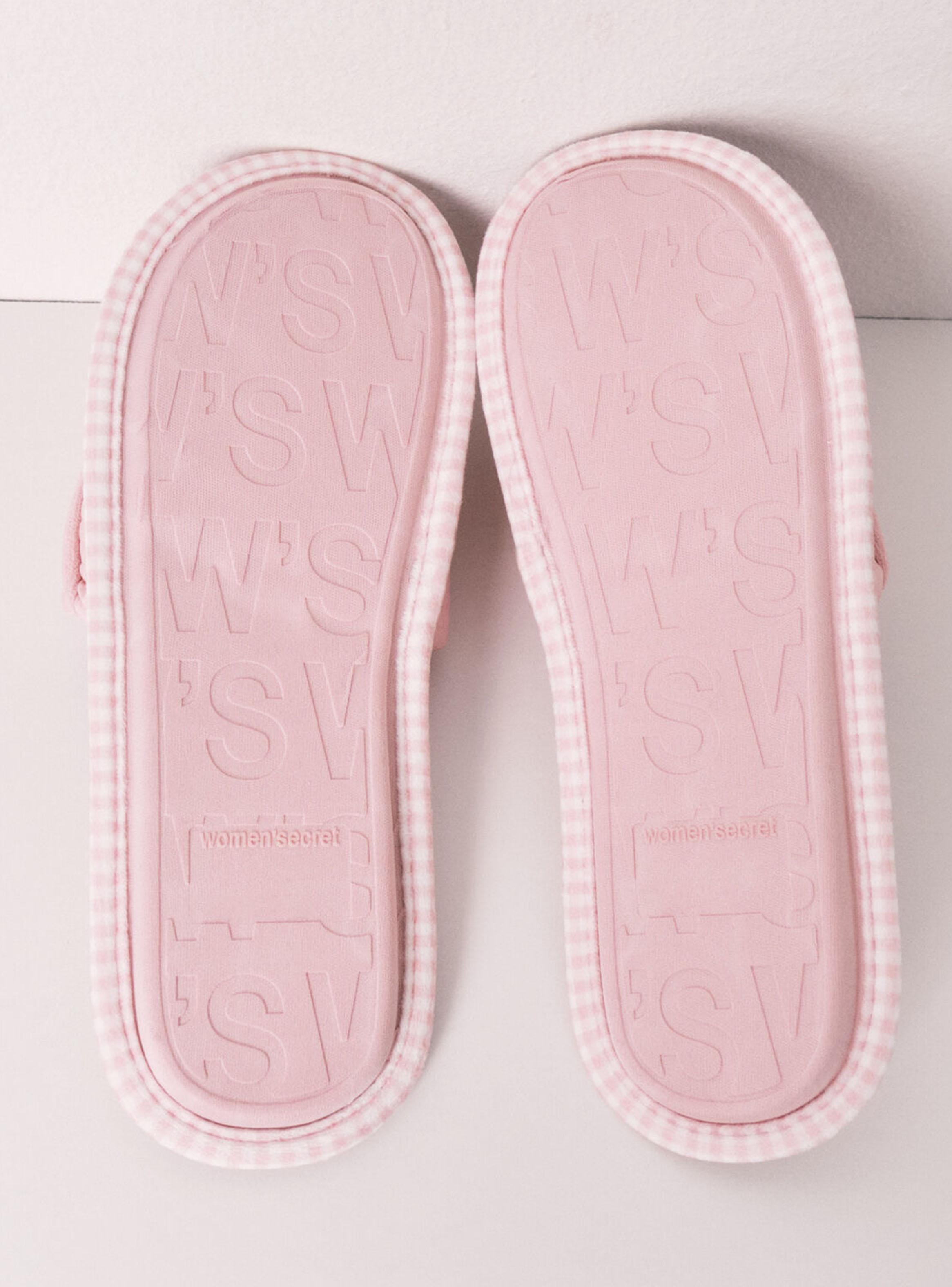 Pantuflas Casa Rosa Hello Kitty-4