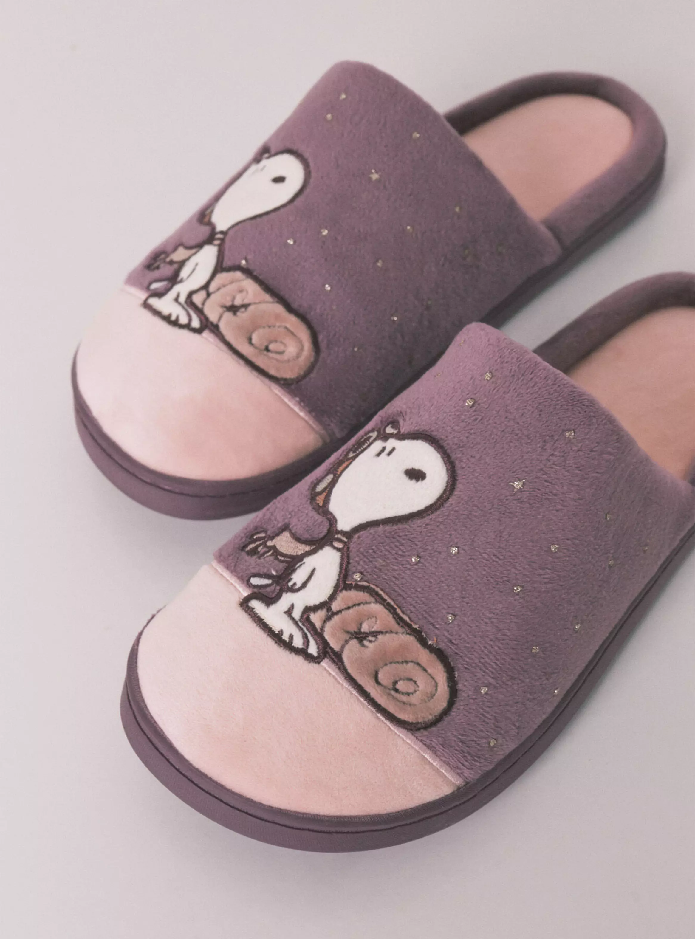 Pantuflas Casa Snoopy Moradas-3