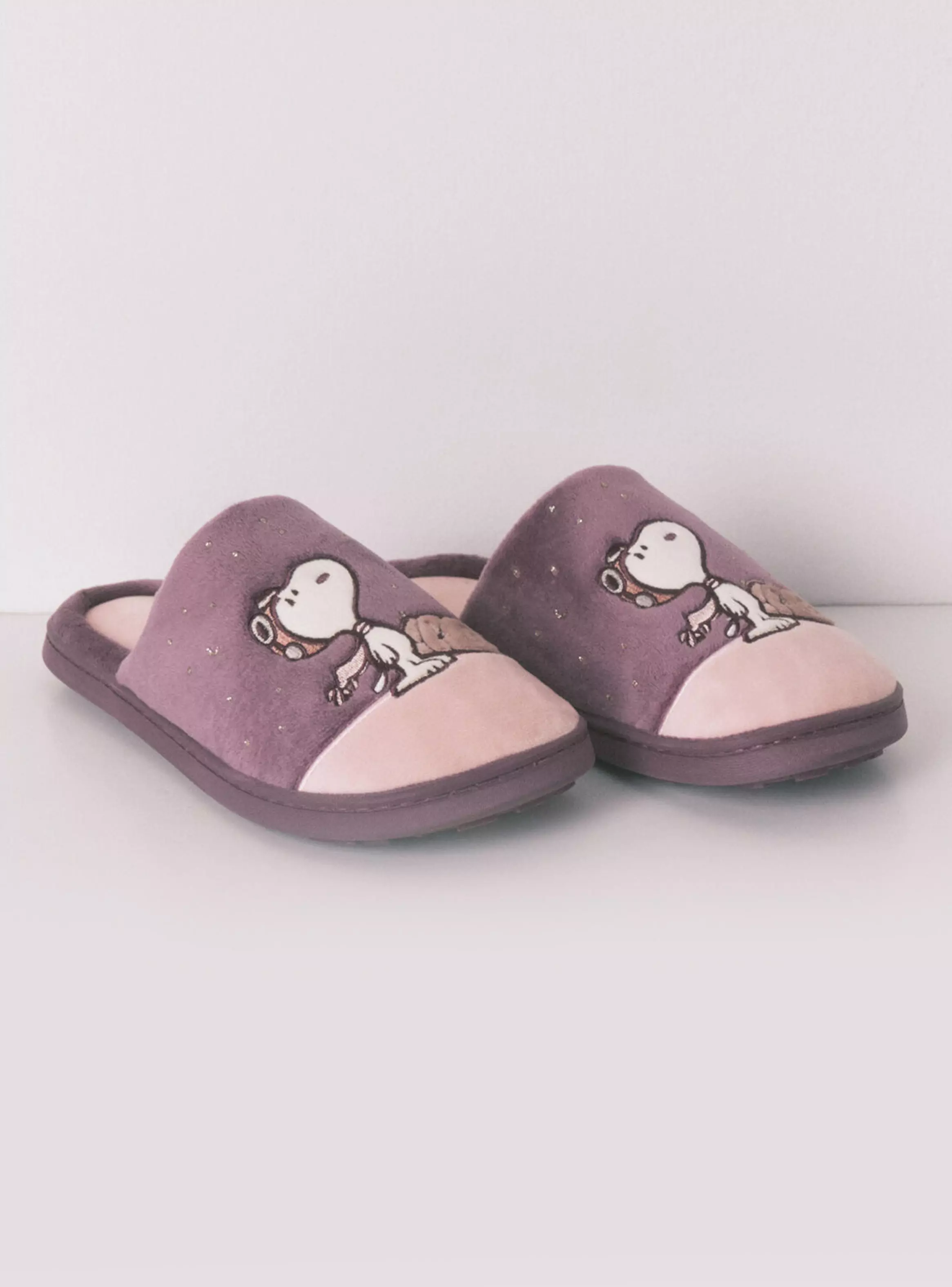 Pantuflas Casa Snoopy Moradas-2