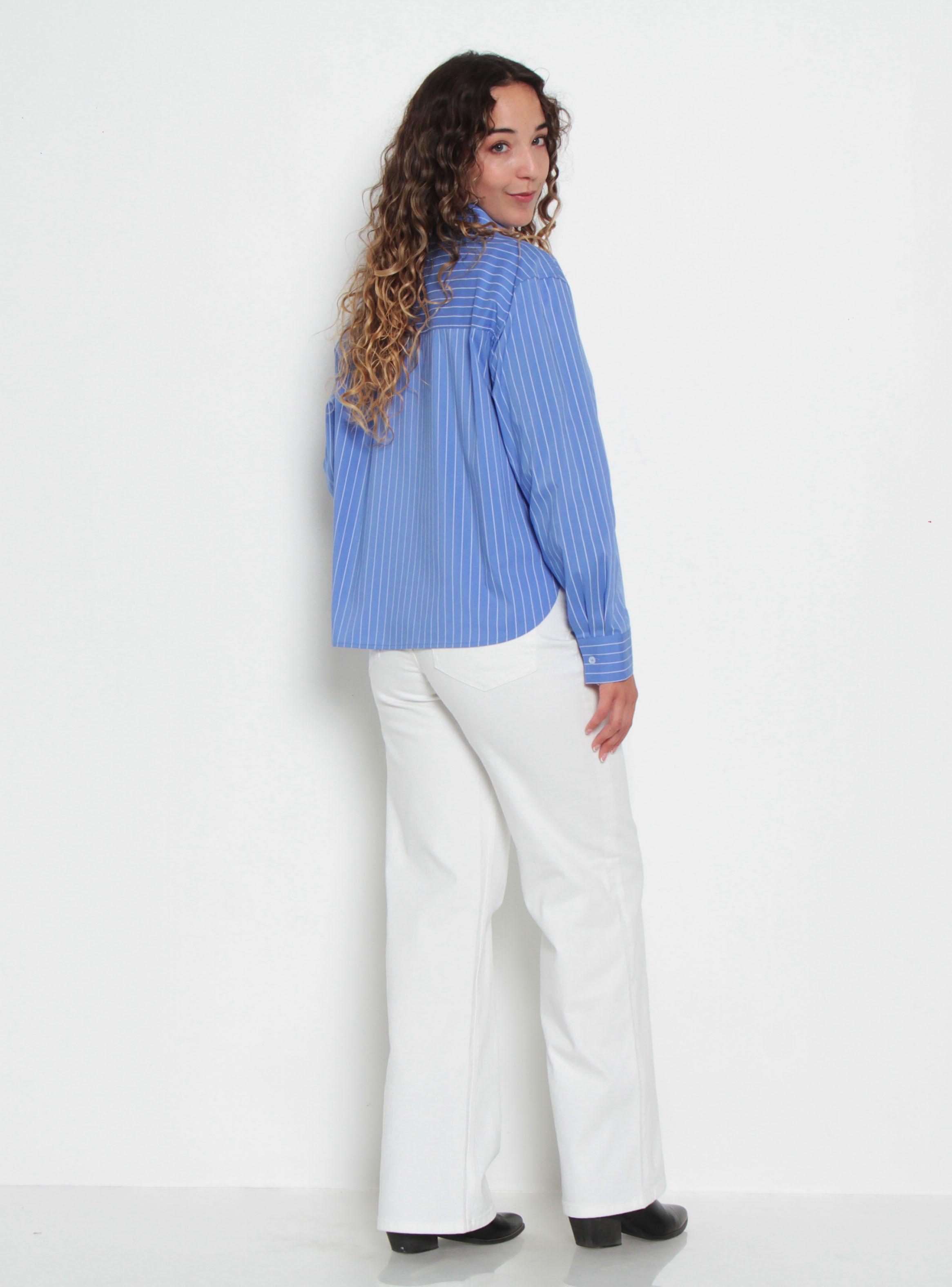 Blusa Listada Abotonada en Delantero-4