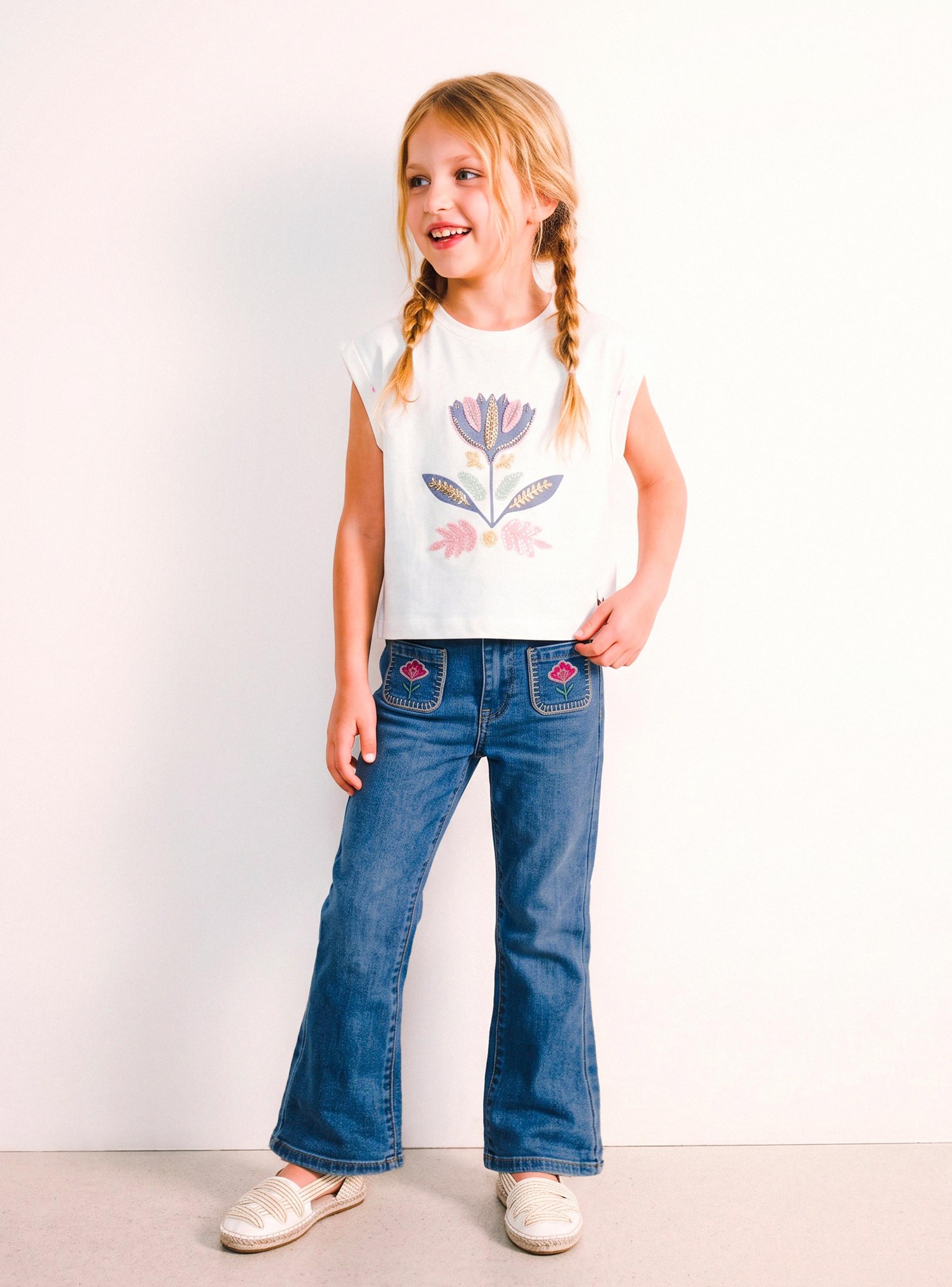 Jeans Flare con Bolsillos Bordados-0