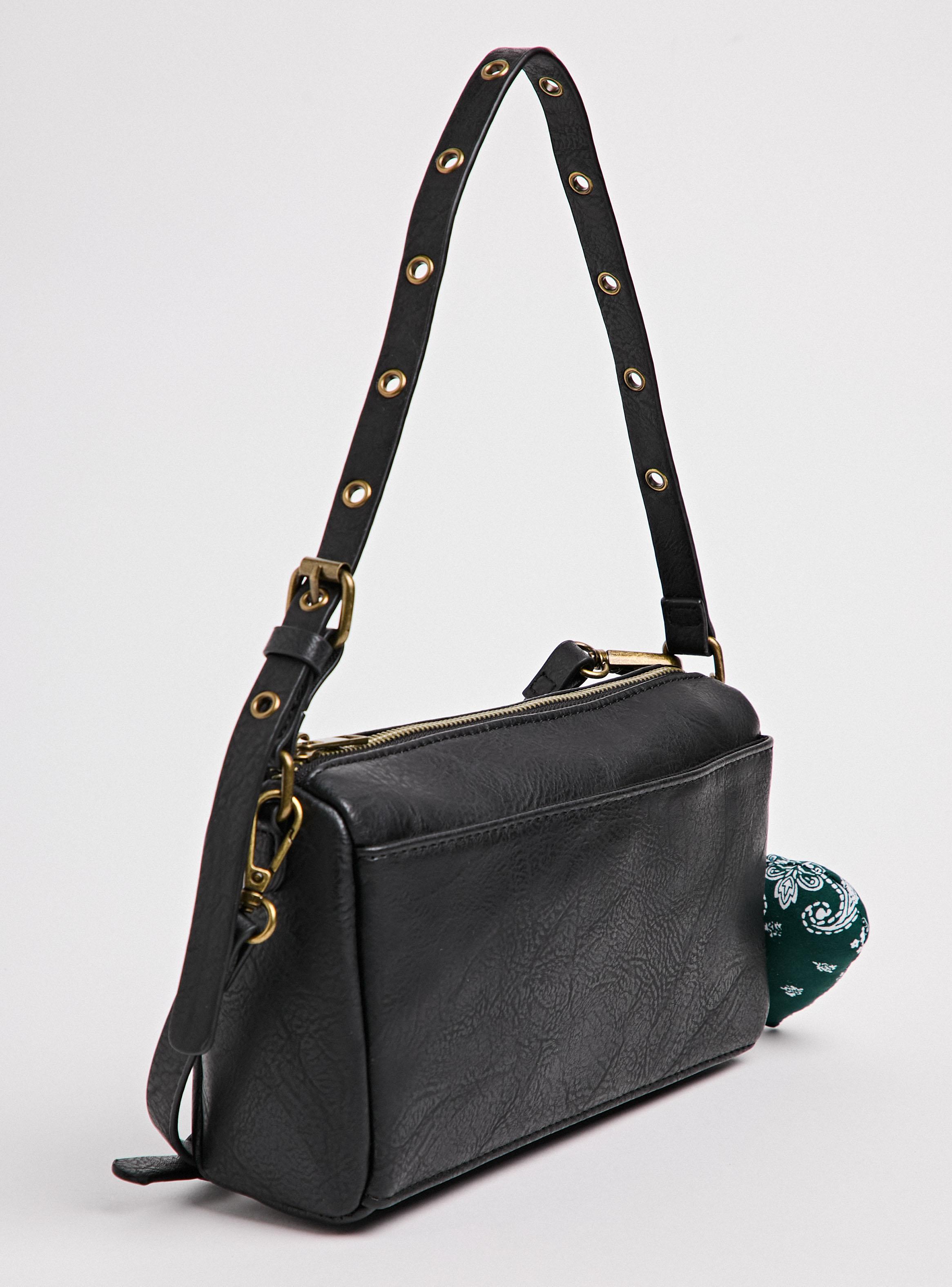 Cartera de Hombro con Colgante Corazón-2