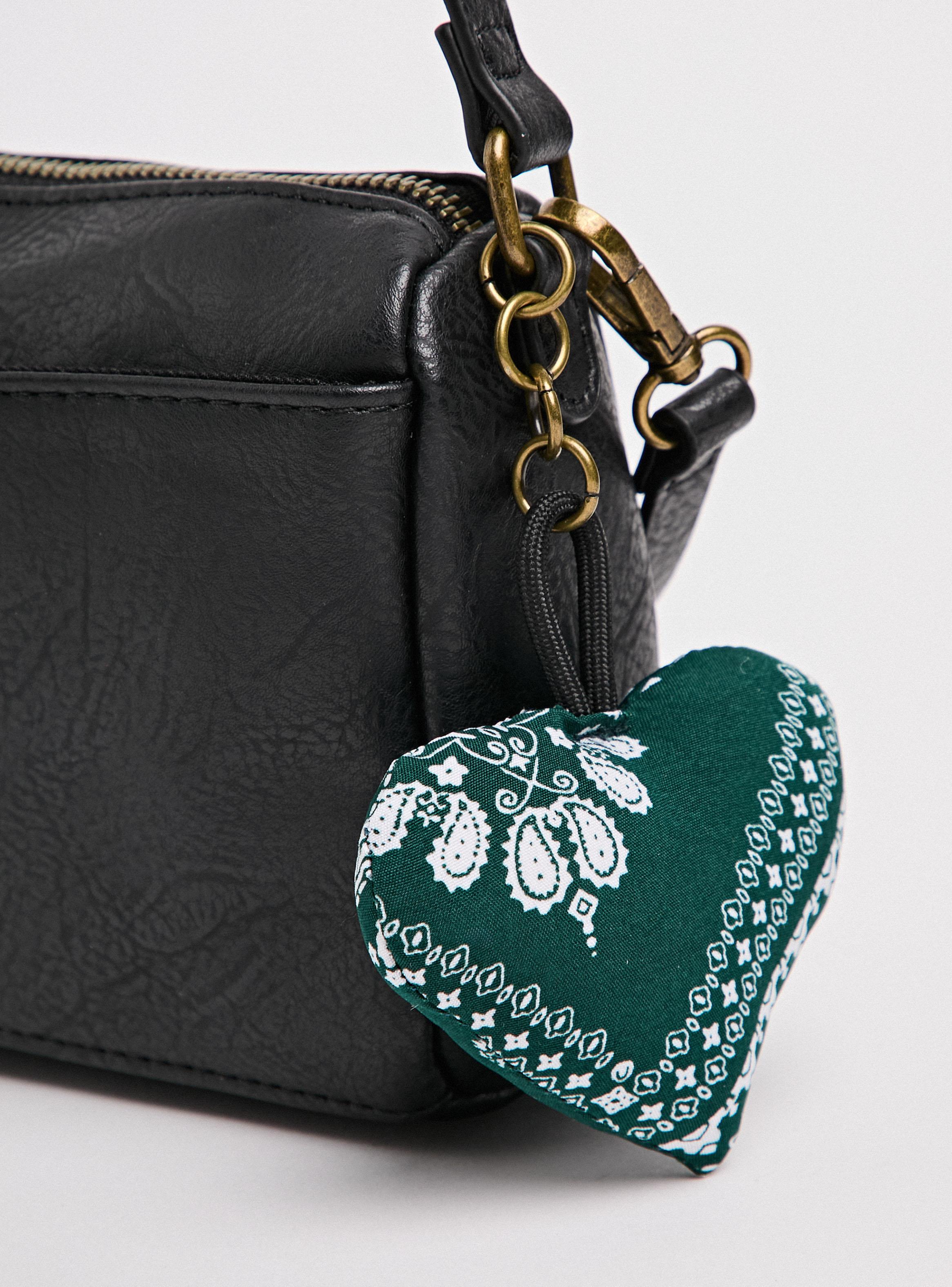 Cartera de Hombro con Colgante Corazón-5