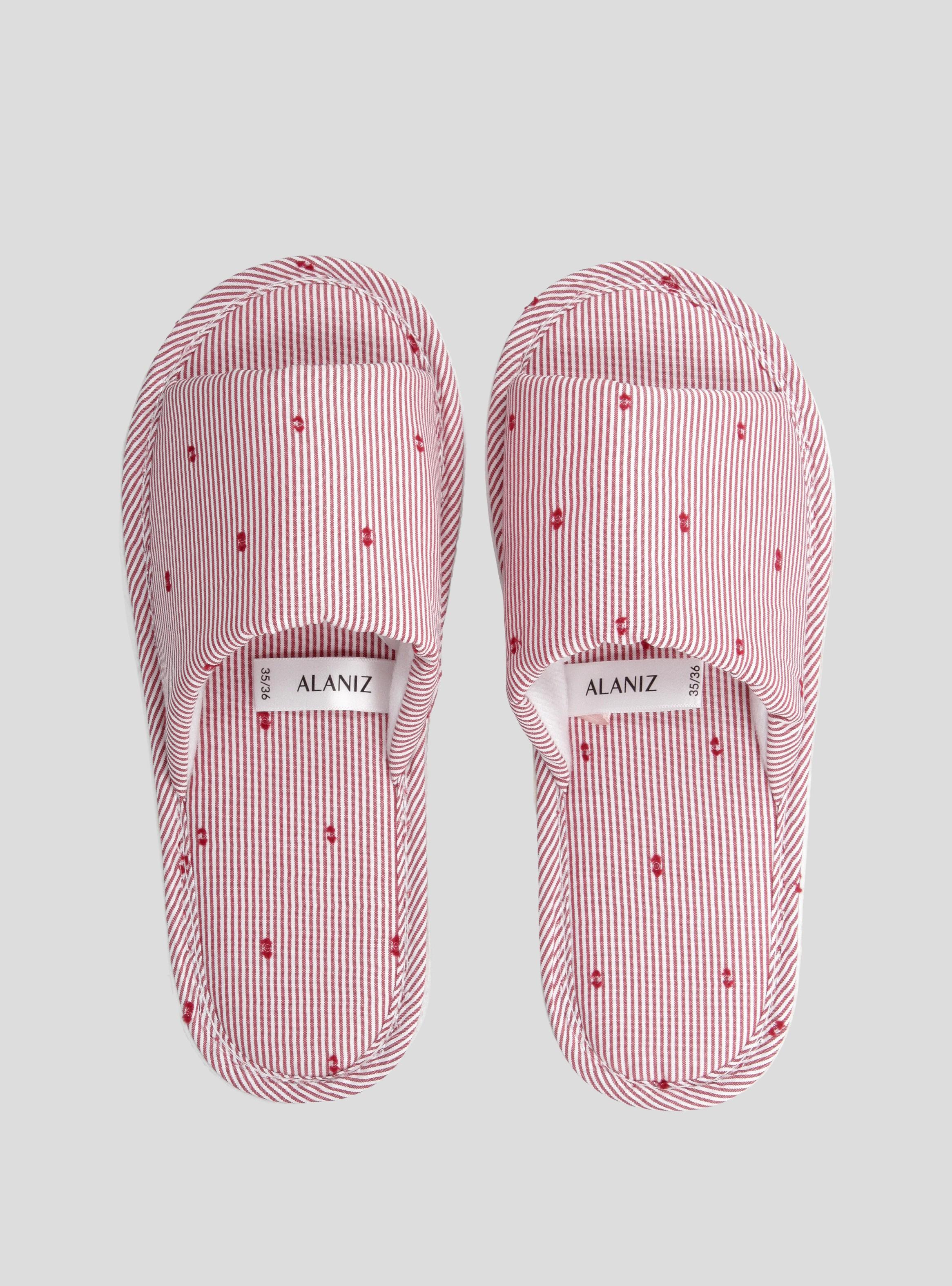 Pantufla Rayada con Detalle Bordado-0