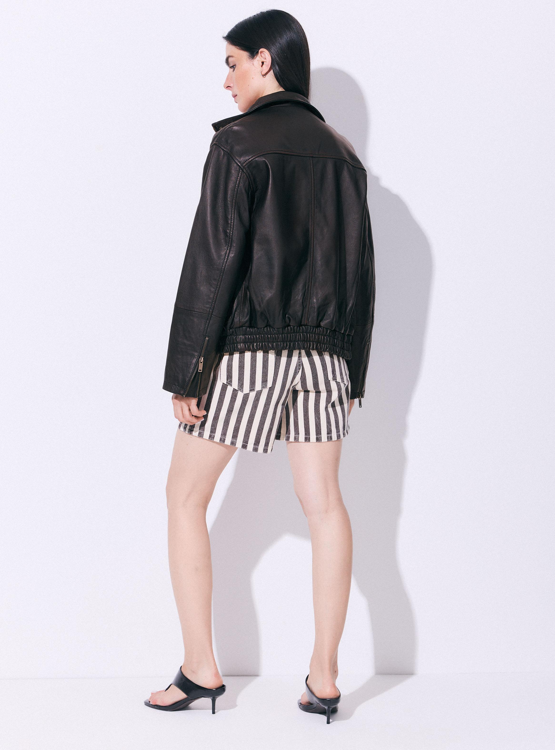 Chaqueta Tipo Bomber Cuello Alto Efecto Lavado-5