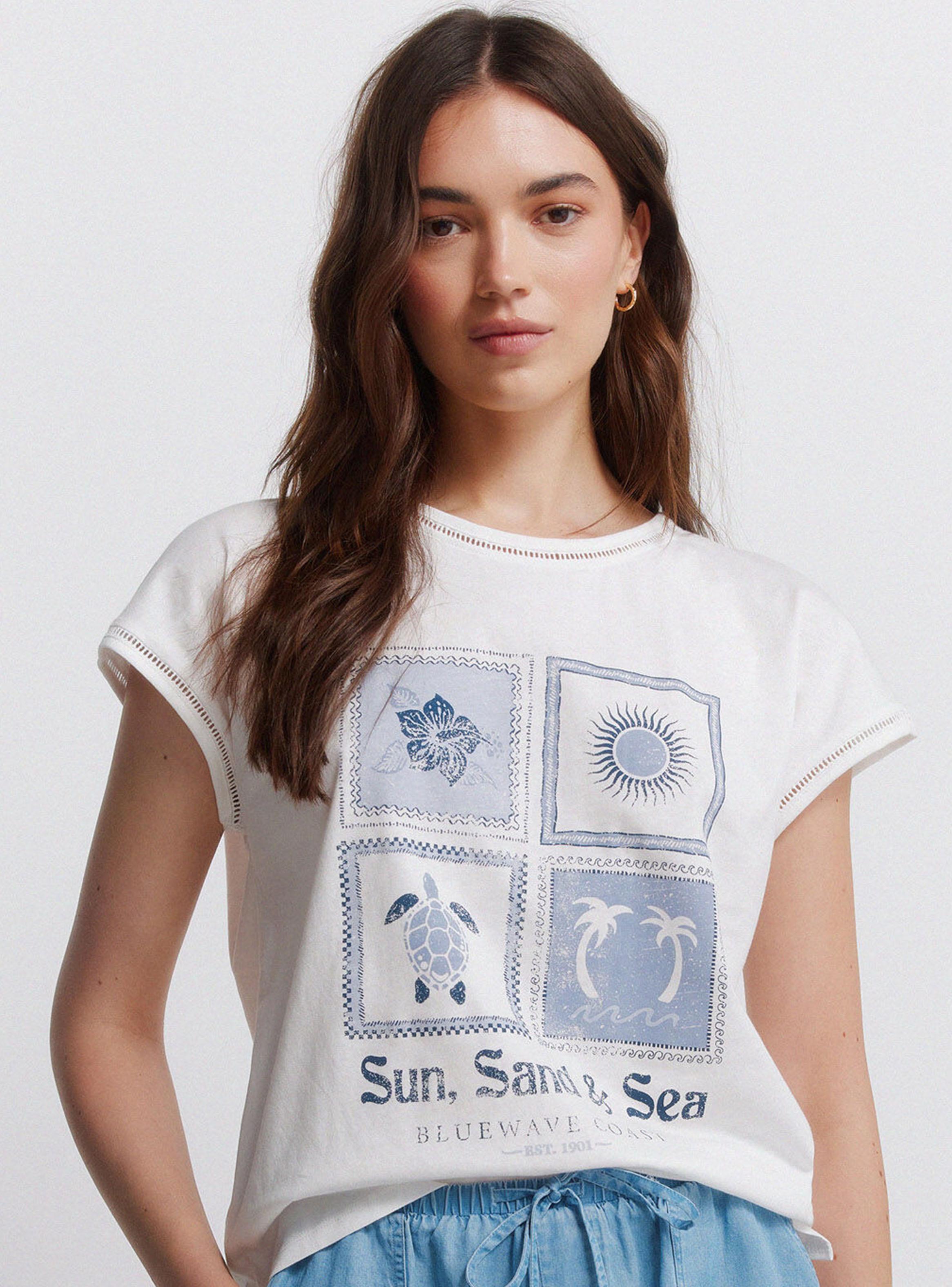 Polera de Manga Corta con Estampado y Detalle Calado-0