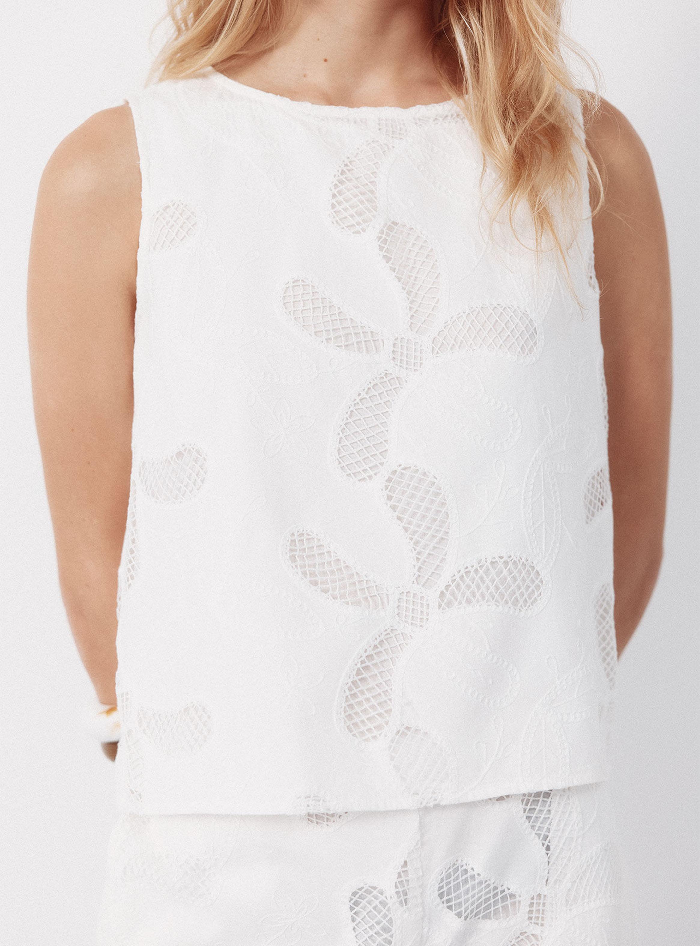 Blusa Bordados a Tono-2