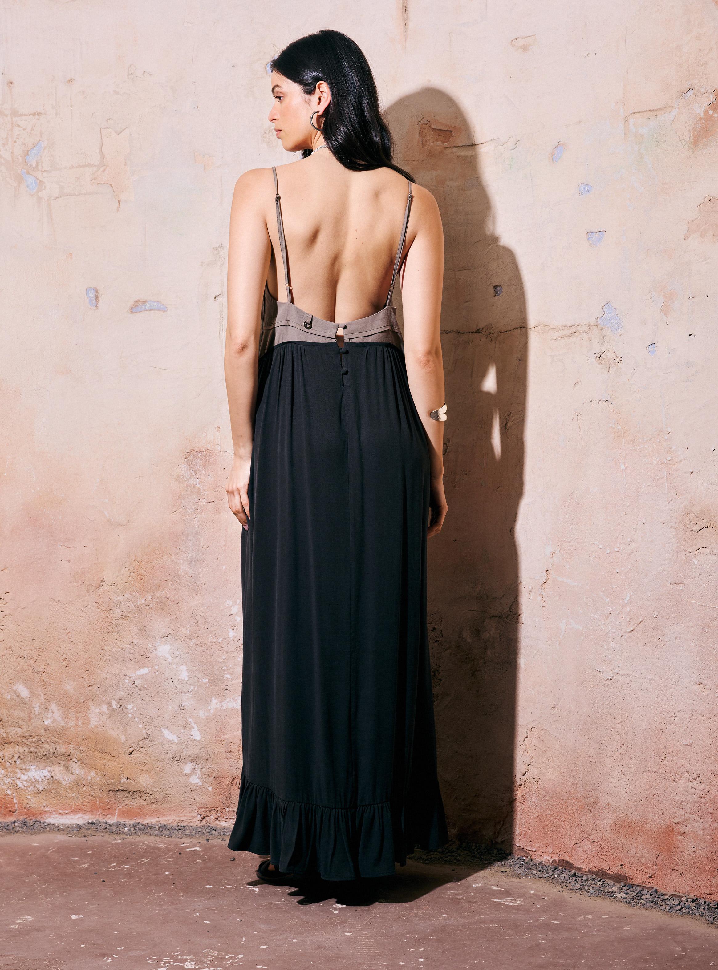 Vestido a Contra Tono con Tachas Metálicas en Delantero-1