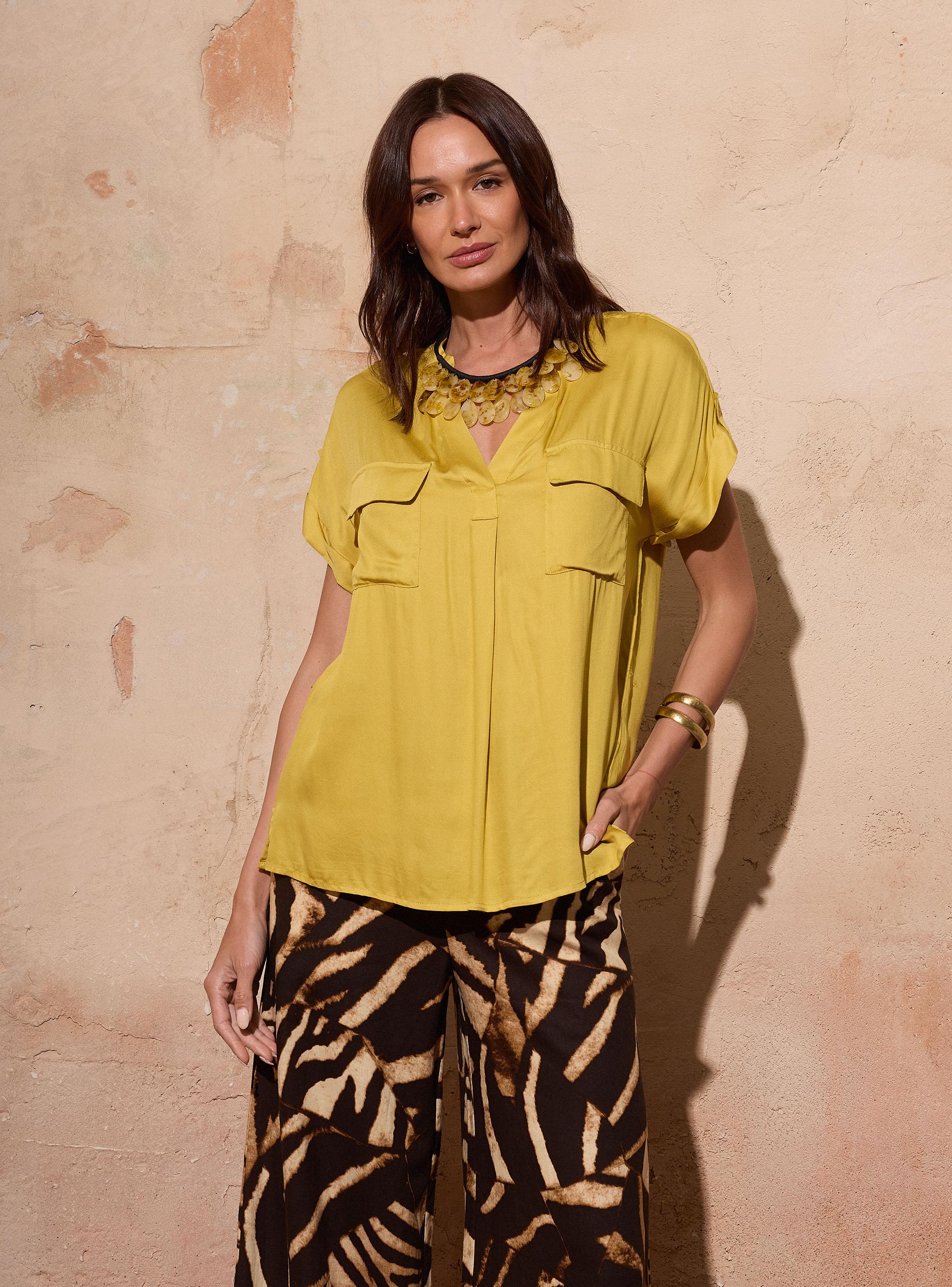 Blusa Manga Roll Up Bolsillos Frontales-0