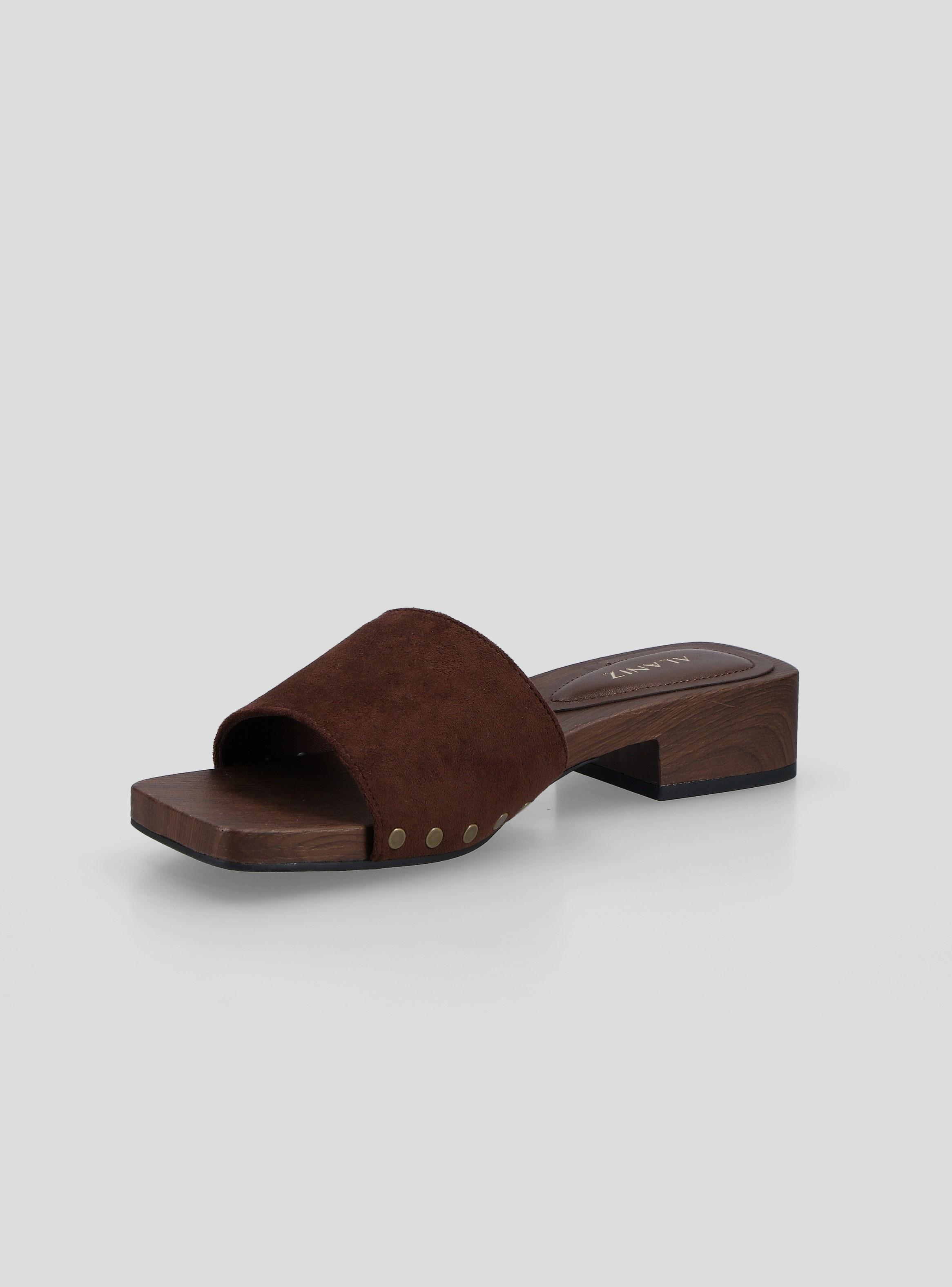 Sandalia Tipo Zueco Mujer-2