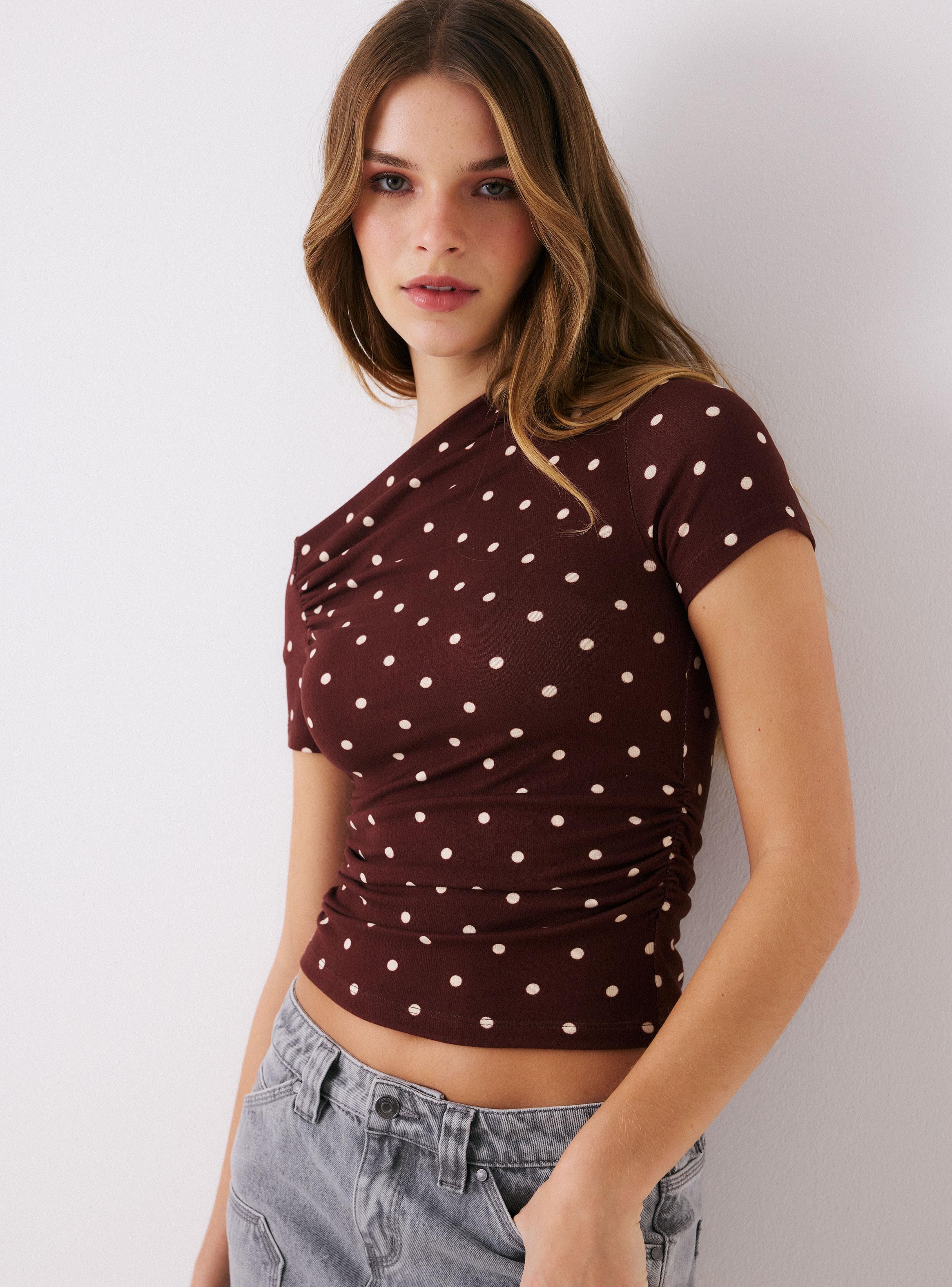 Polera Asimétrica Hombros Descubiertos Manga Corta-2