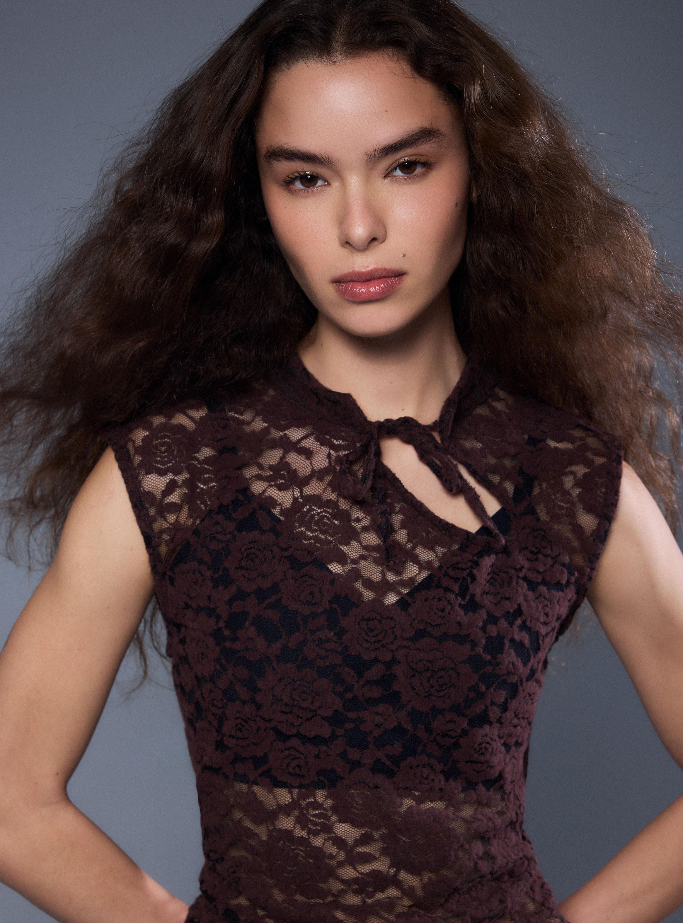 Polera Sin Manga Escote Qipao con Lazo Encaje Transparente-2