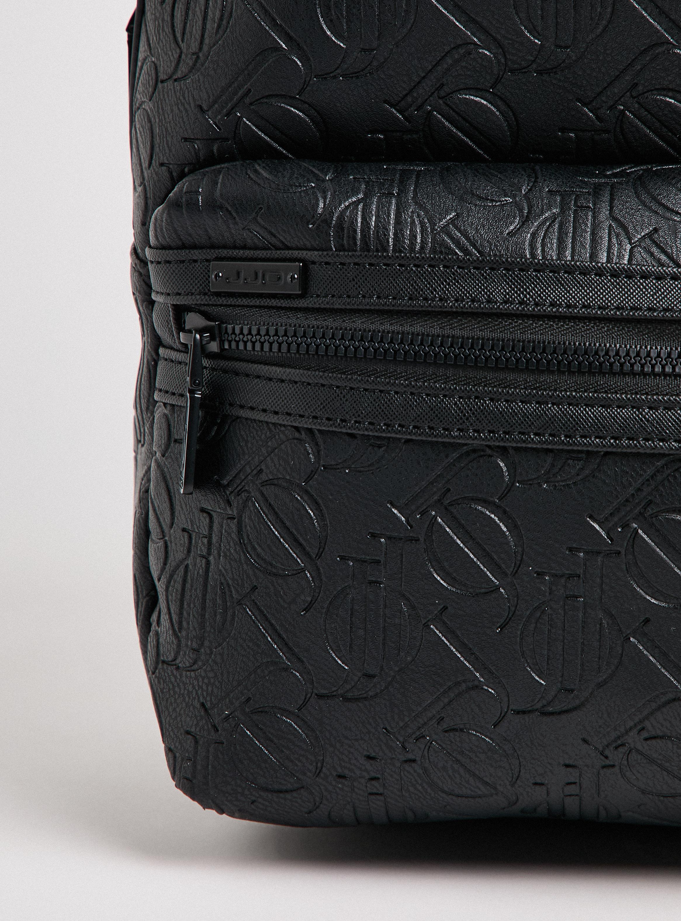 Bolso Mochila Logo Texturado-5