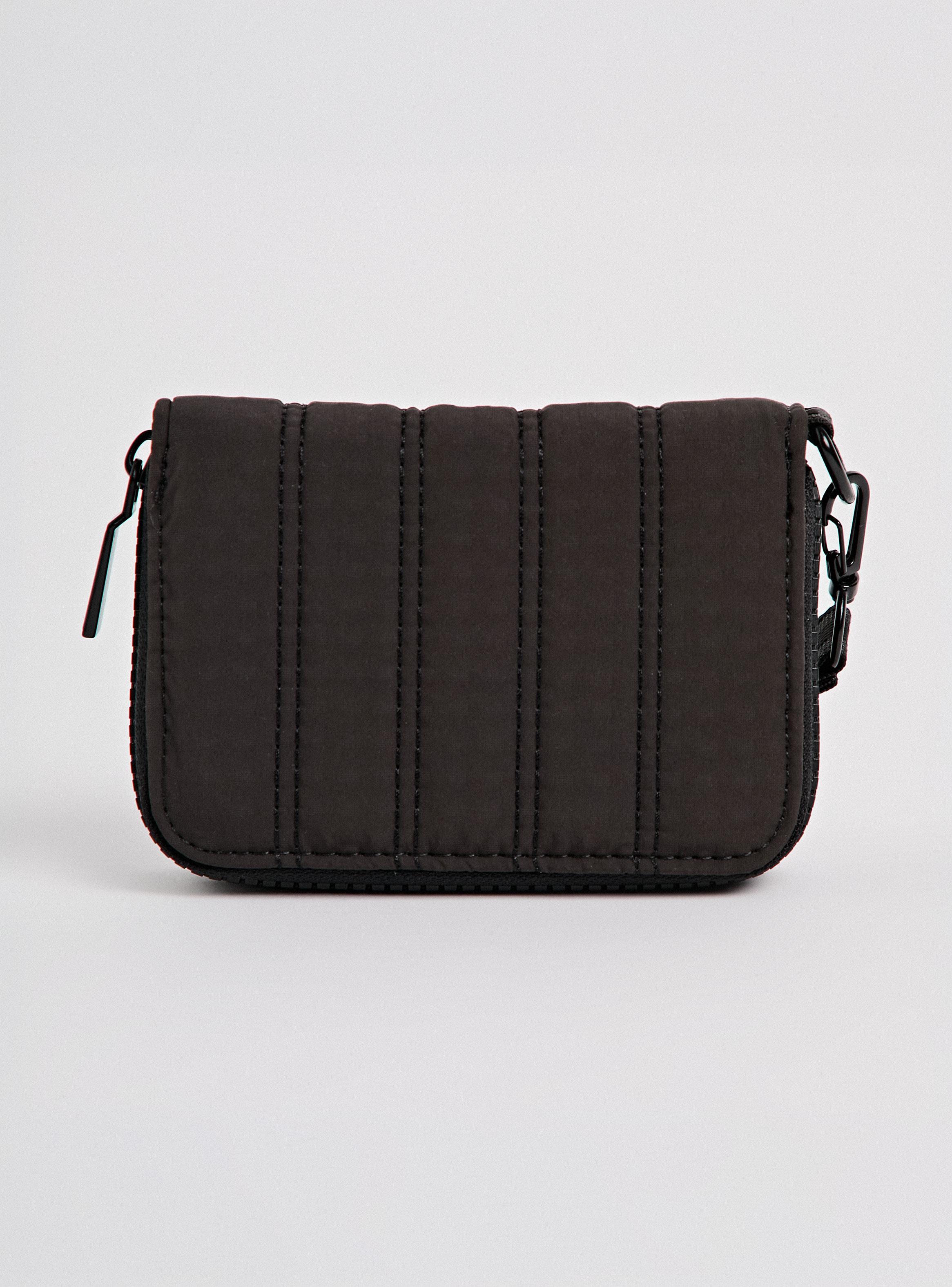 Billetera Quilt con Colgante-1