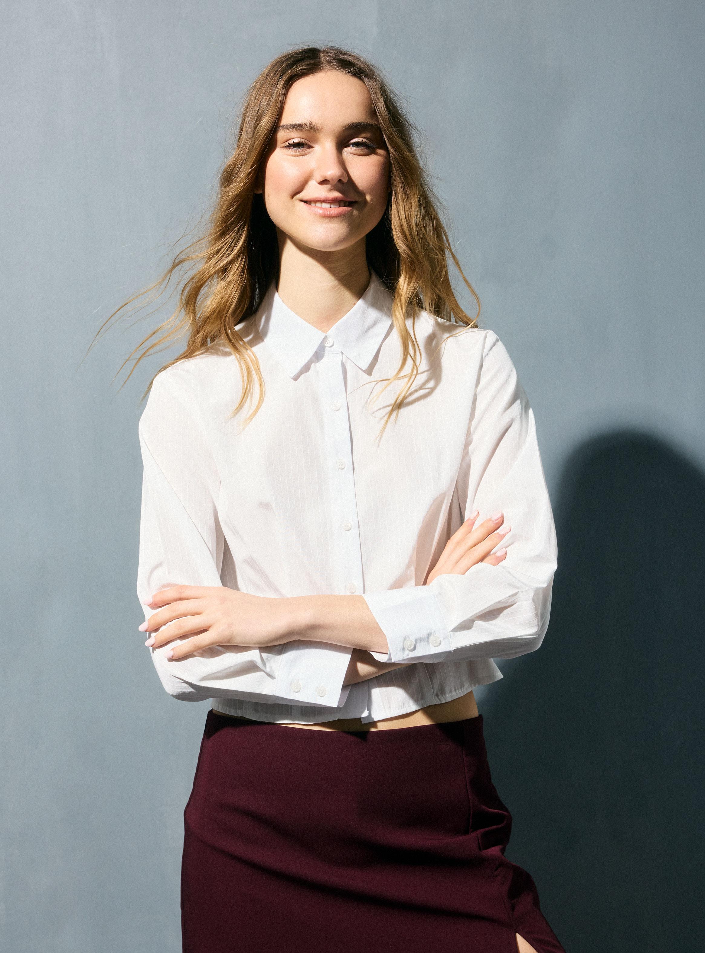 Blusa Cuello Camisero con Botón y Pinzas en Cintura-0