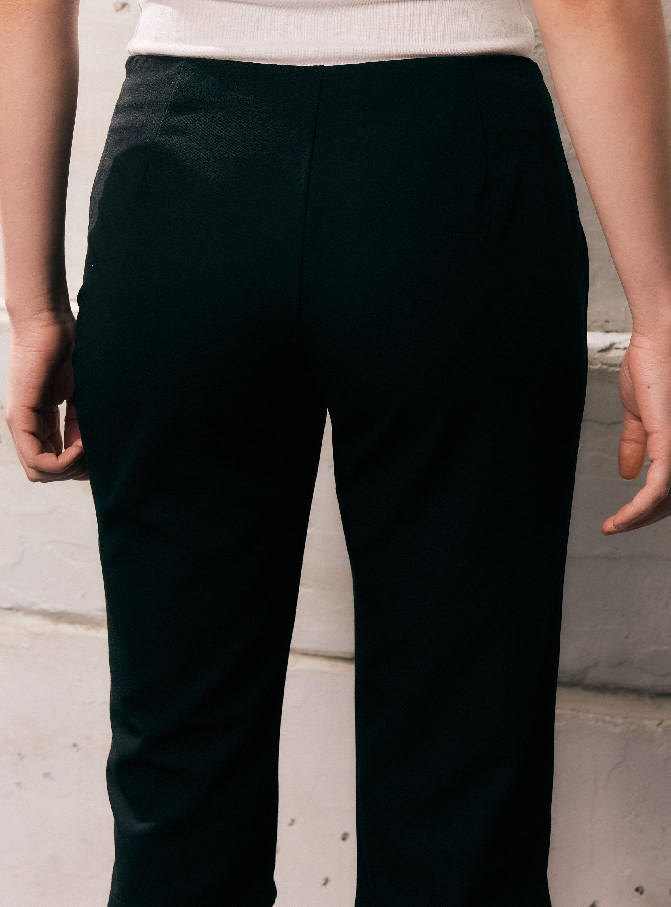 Pantalón Capri con Detalle de Abertura en Costado-3