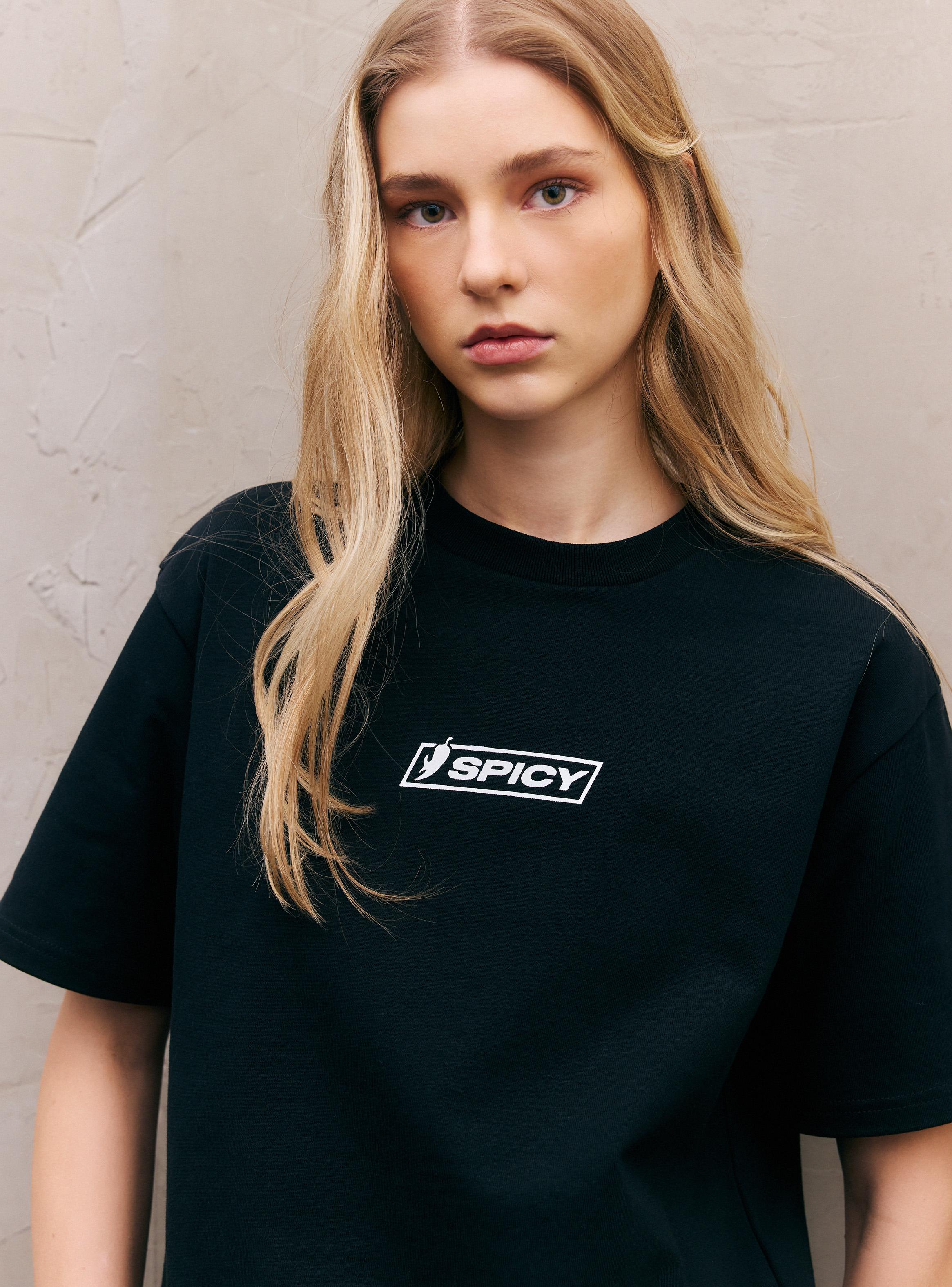 Polera Collab Spicy Estampada Oversize Unisex Manga Corta-2