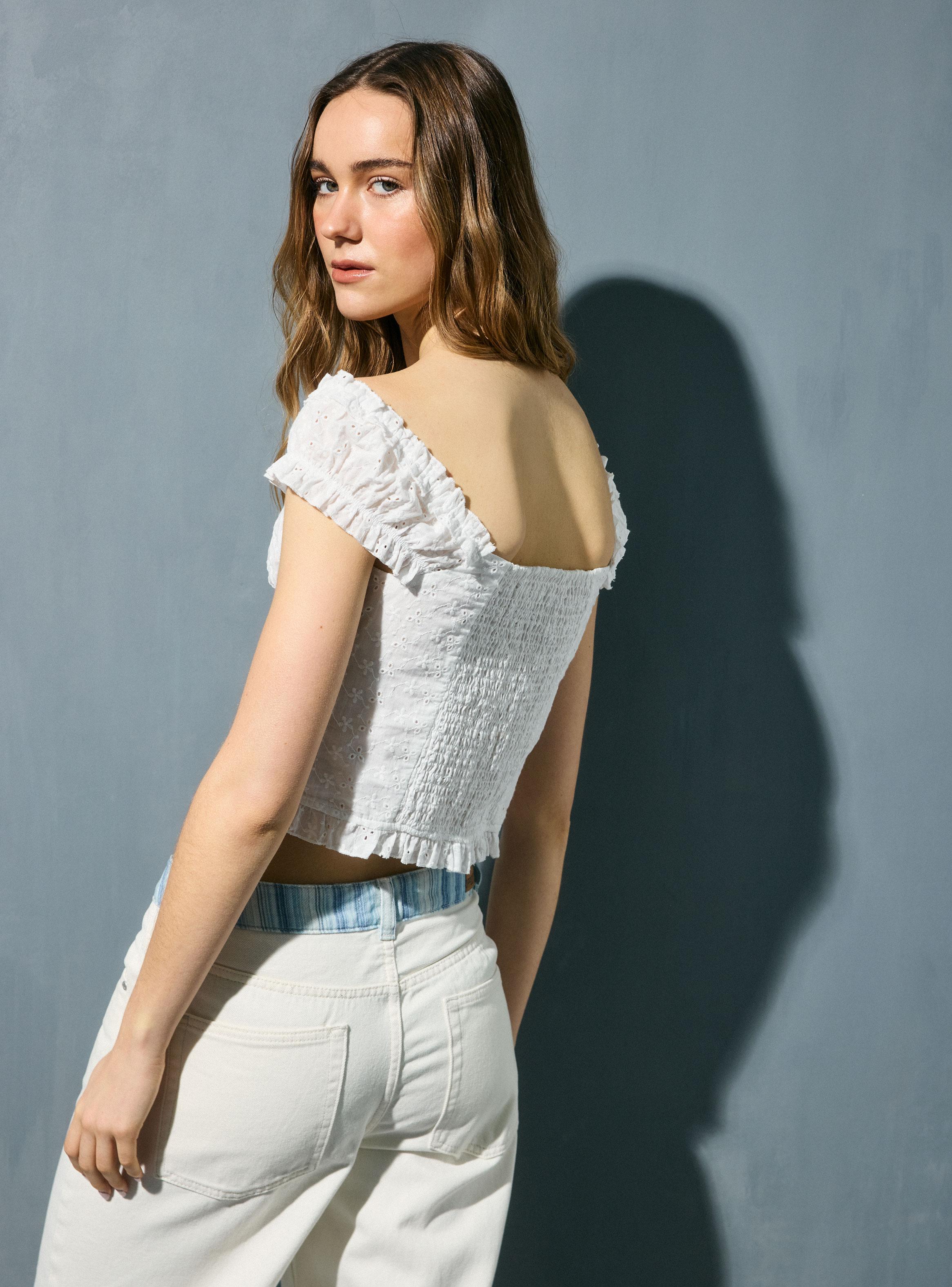 Blusa Cropped Bardot con Fruncido y Volados-1
