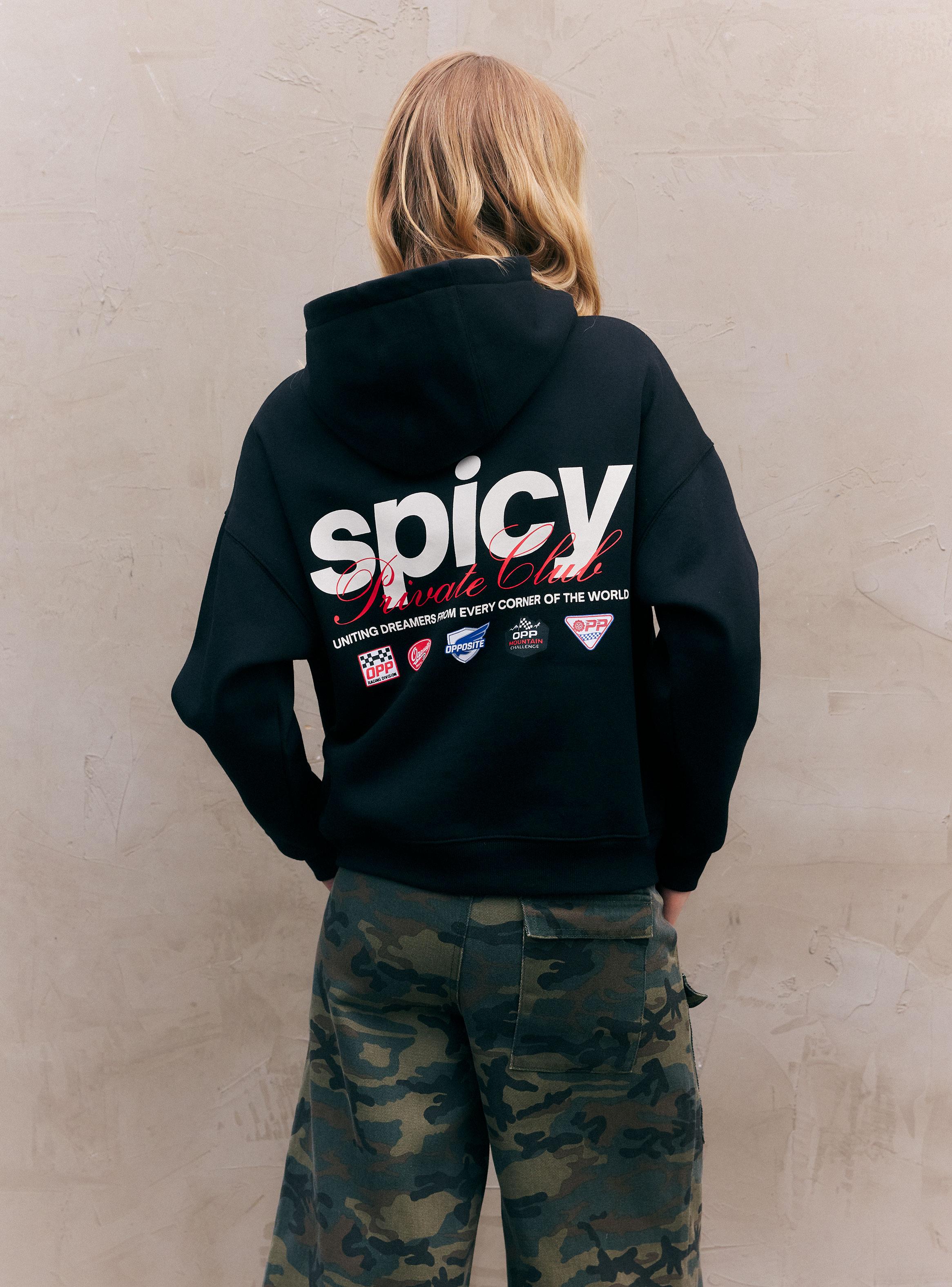 Polerón Collab Spicy con Estampado-1
