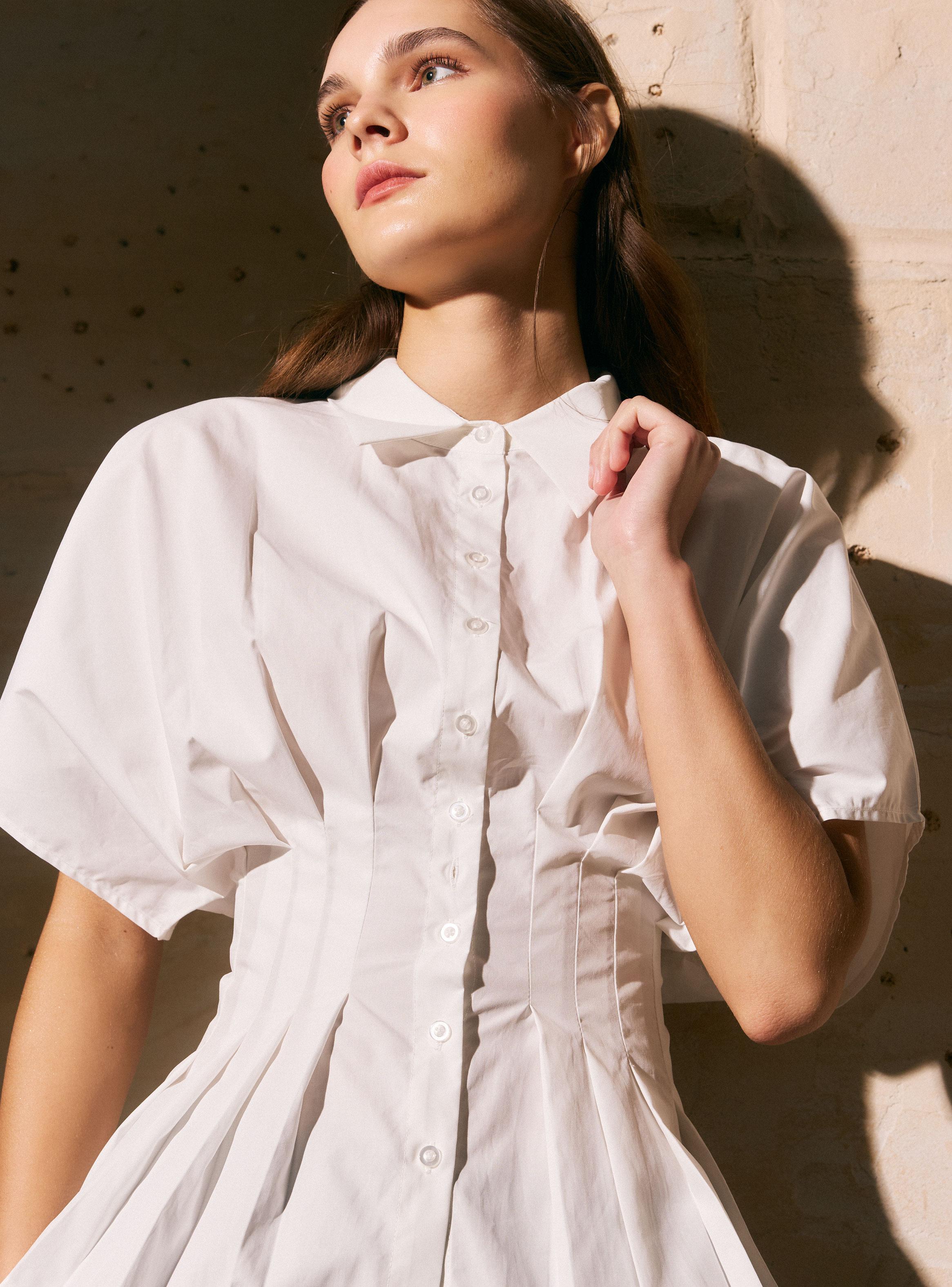 Blusa Camisera Manga Corta y Calce Acinturado-2