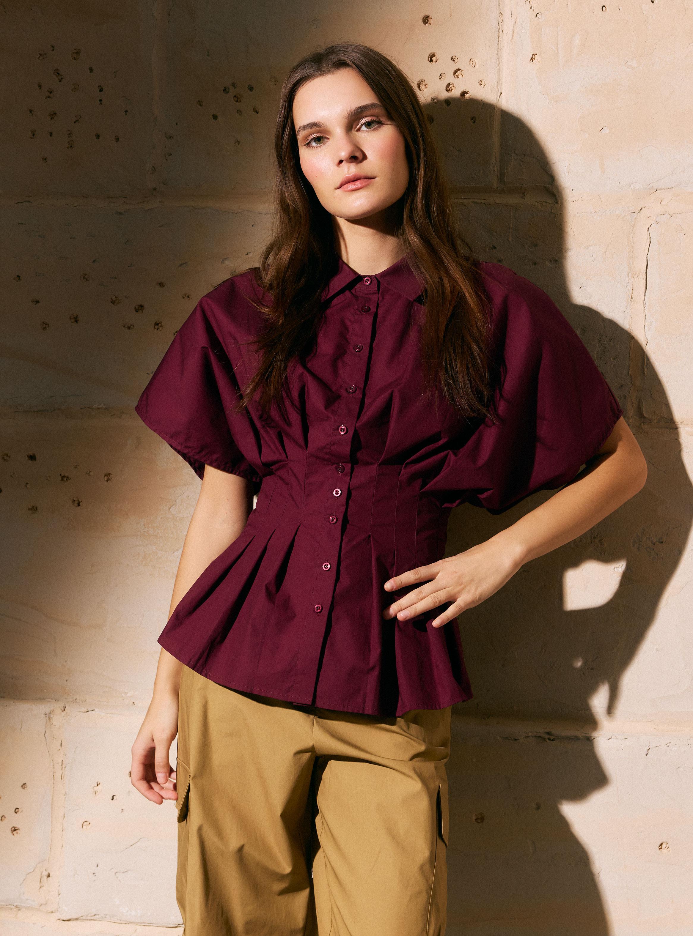 Blusa Camisera Manga Corta y Calce Acinturado-0