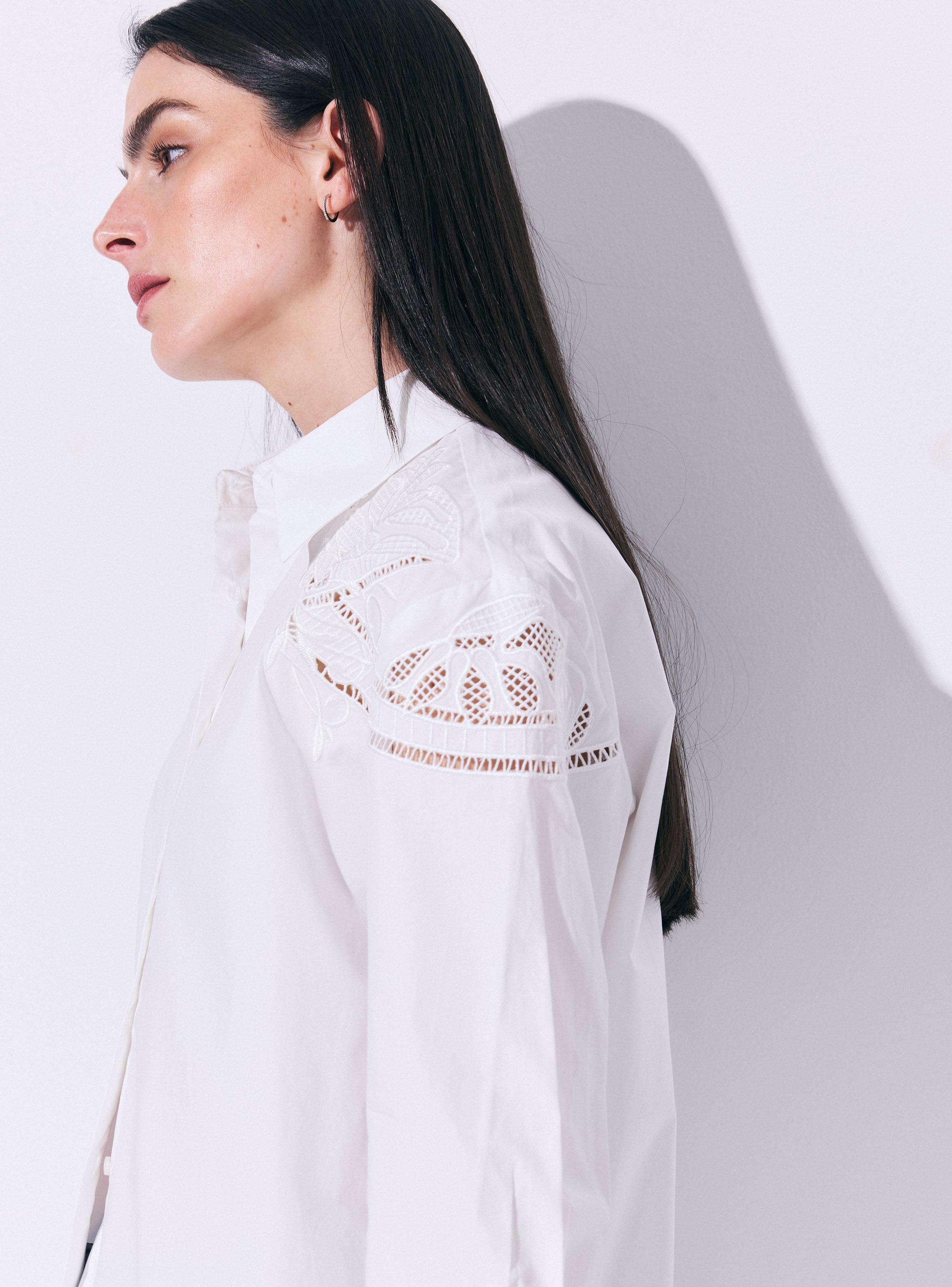 Blusa Cuello Camisero con Bordado Calado-3