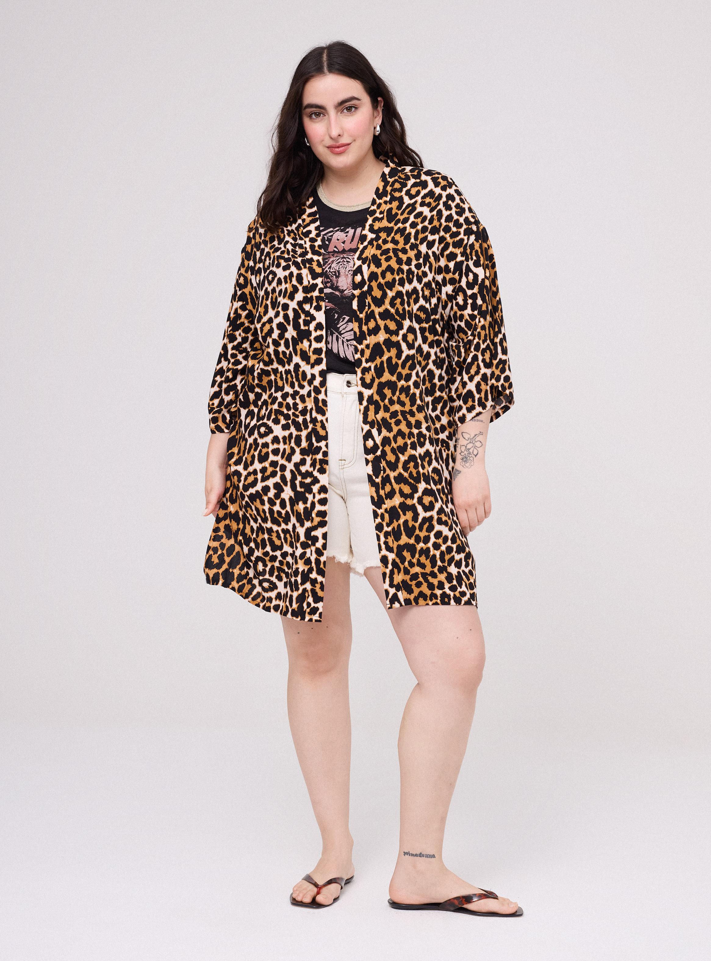 Blusa Animal Print Cuello V Abierta Fluida-4